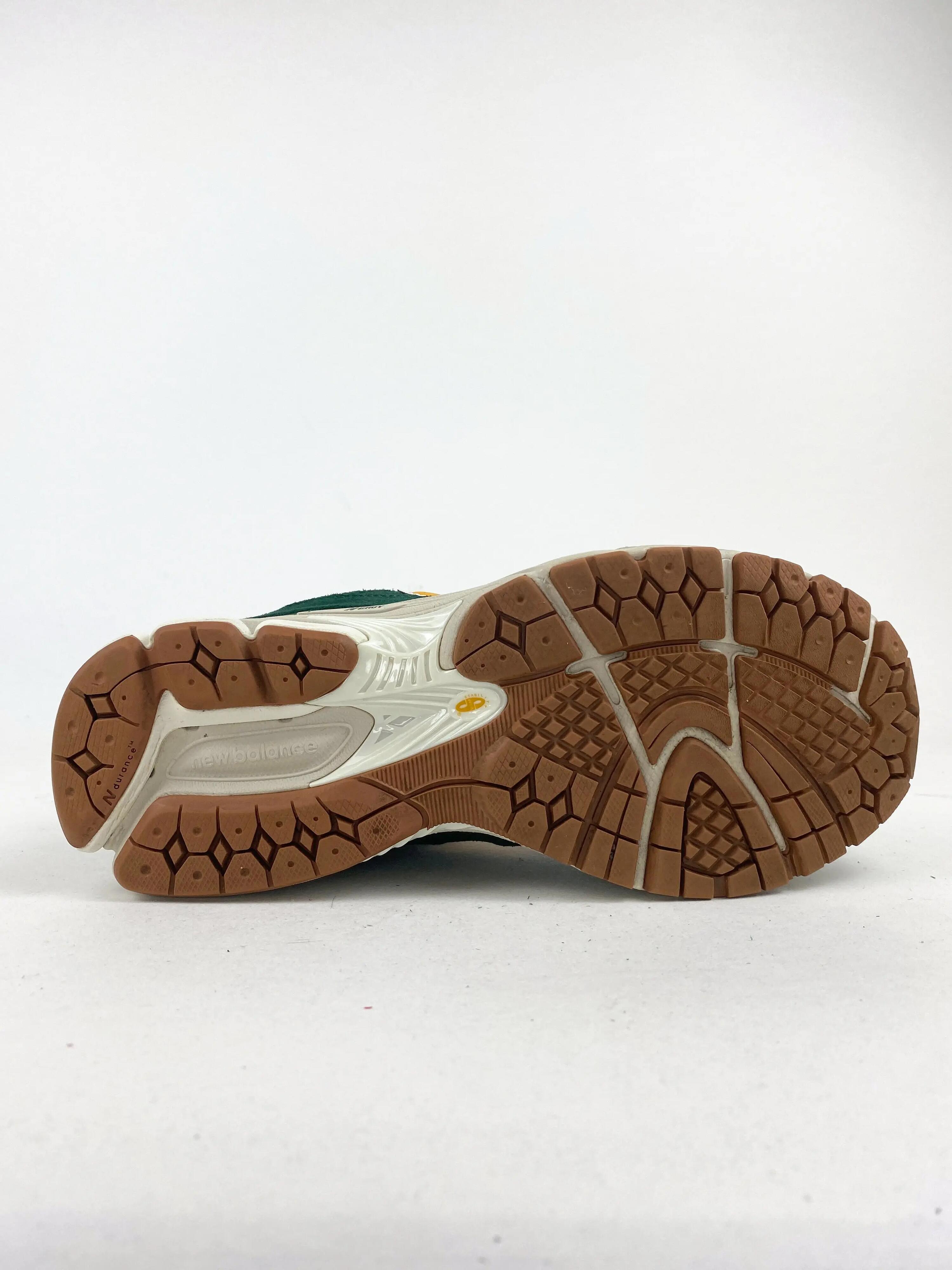 Reconditionné NEW BALANCE Baskets Femme, 2002R, Vert Très Bon État 2/4