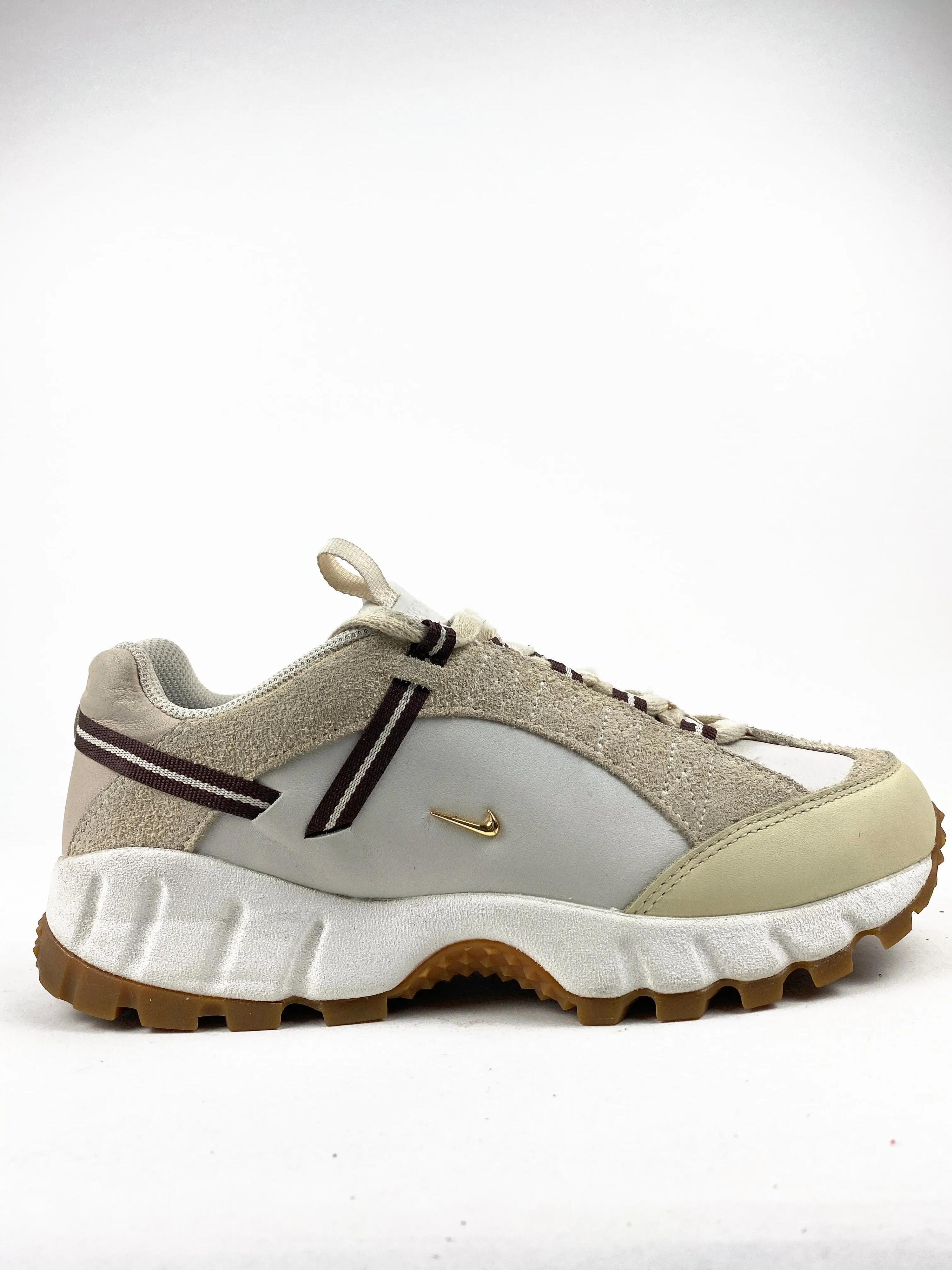 NIKE picture