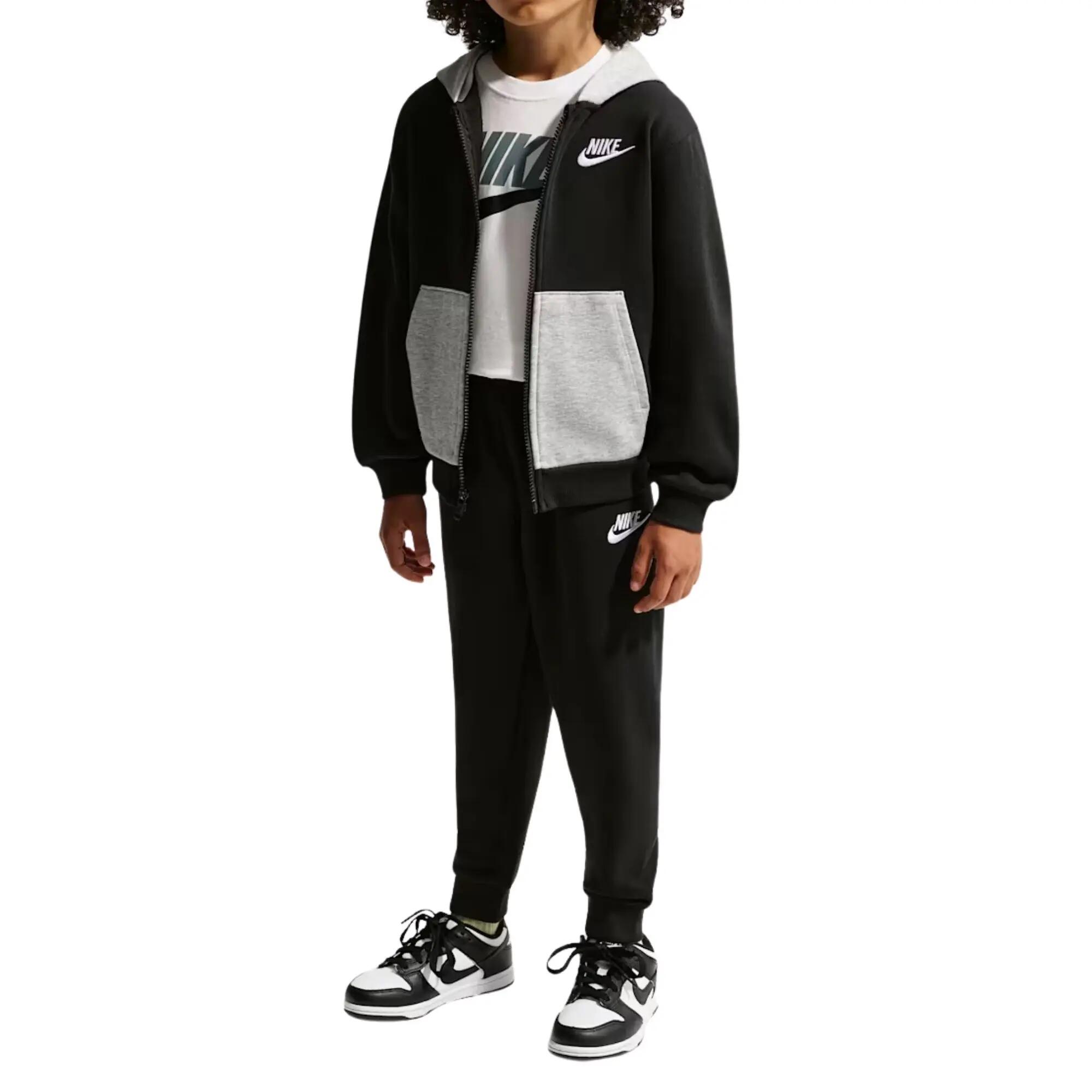 NIKE picture
