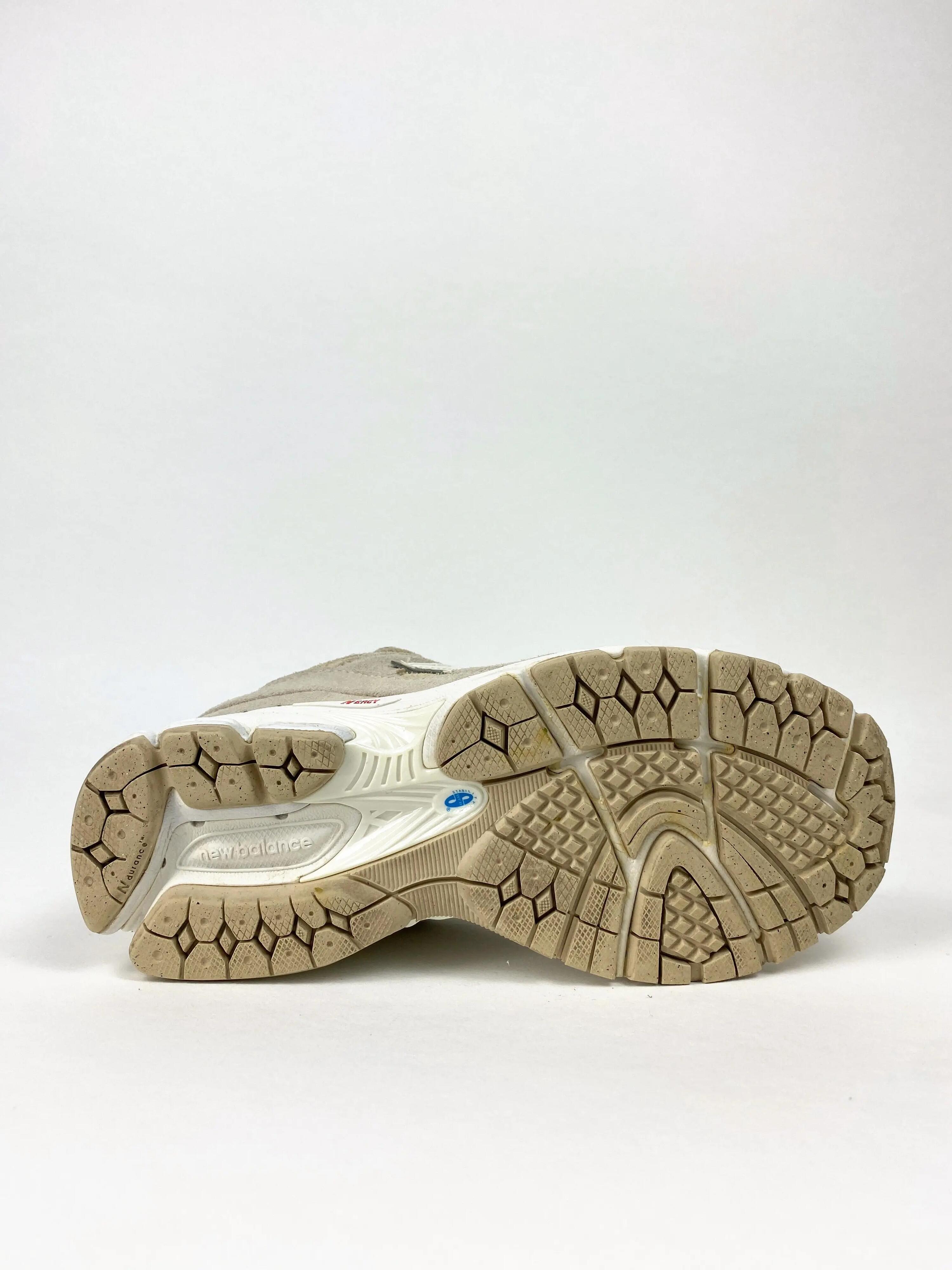 Reconditionné NEW BALANCE Baskets Femme, 2002R, Beige Très Bon État 2/4