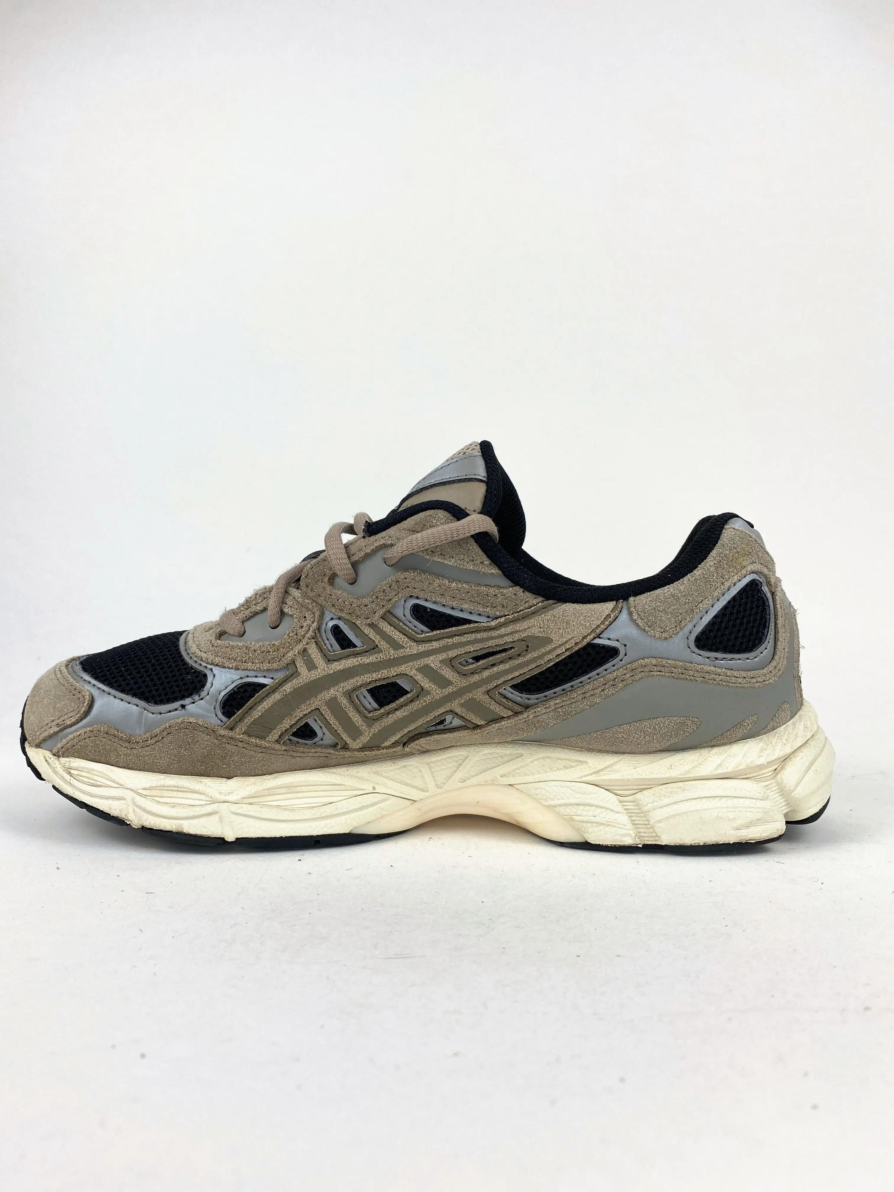 Reconditionné ASICS Baskets Homme, Gel-NYC, Noir Très Bon État 4/4