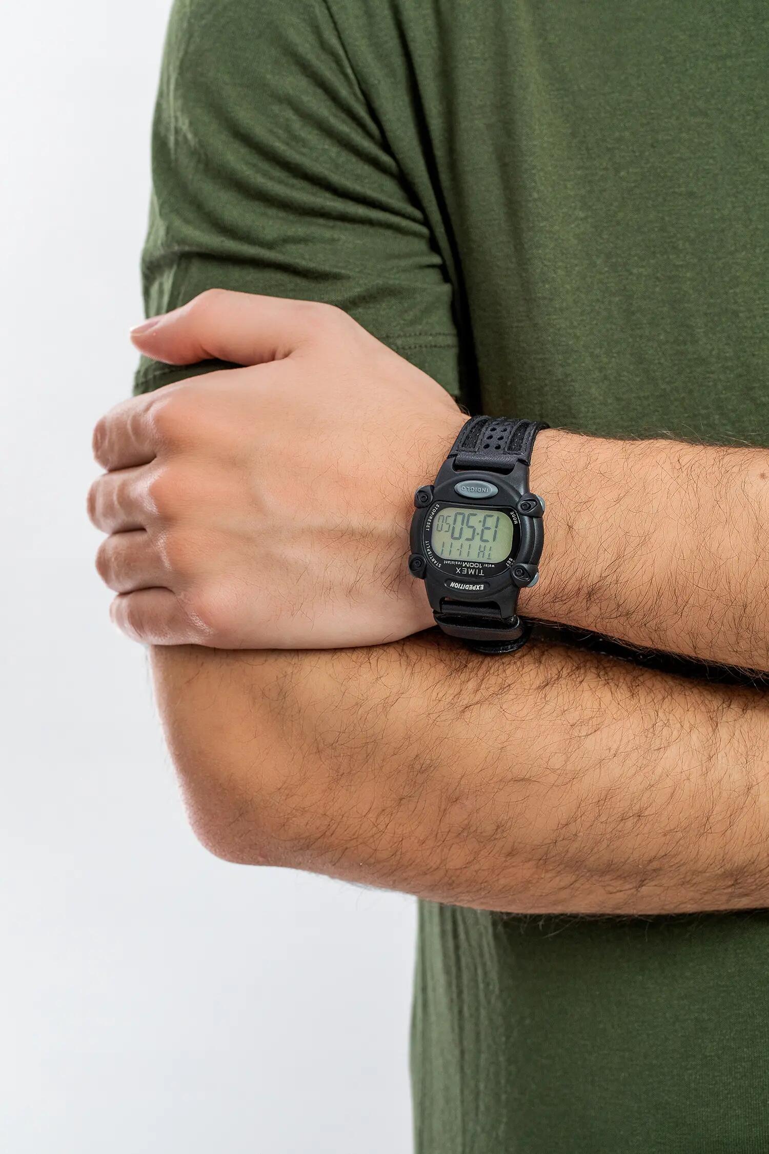 Timex Digital Uhr Schwarz/LCD TW4B20400 4/5