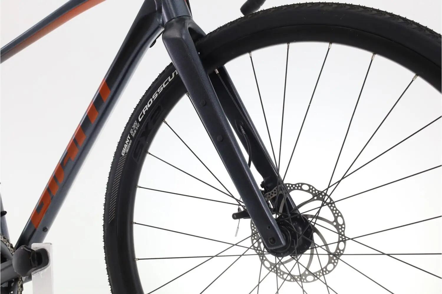 Gravel ricondizionata ·  Revolt Advanced 2 · Ottimo stato 5/8
