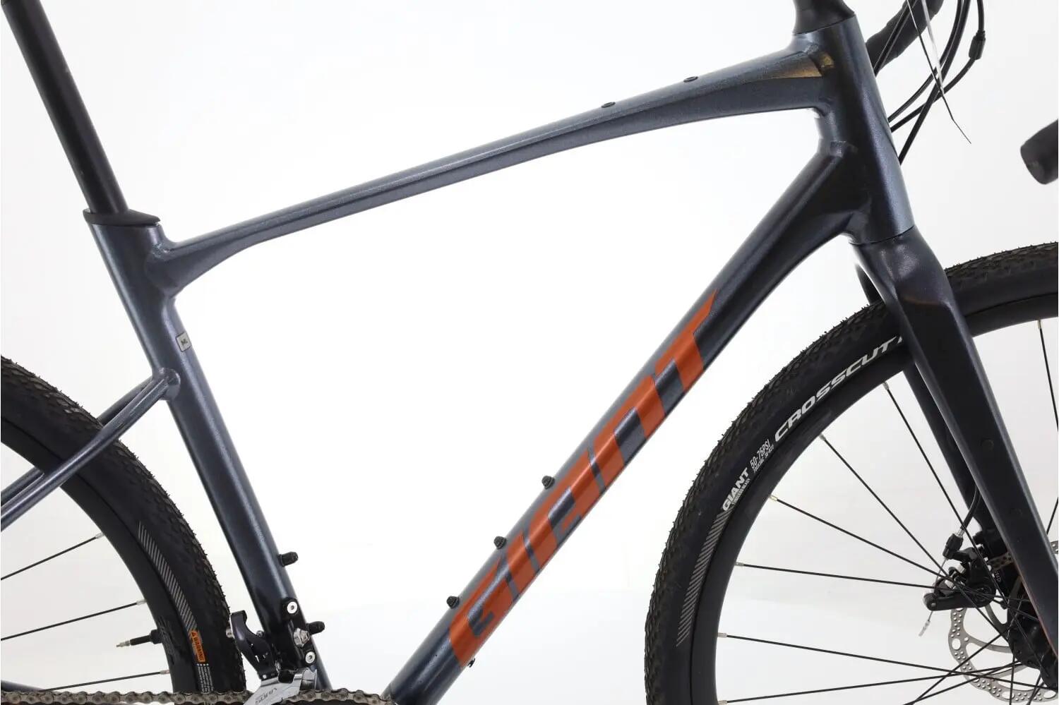 Gravel ricondizionata ·  Revolt Advanced 2 · Ottimo stato 2/8
