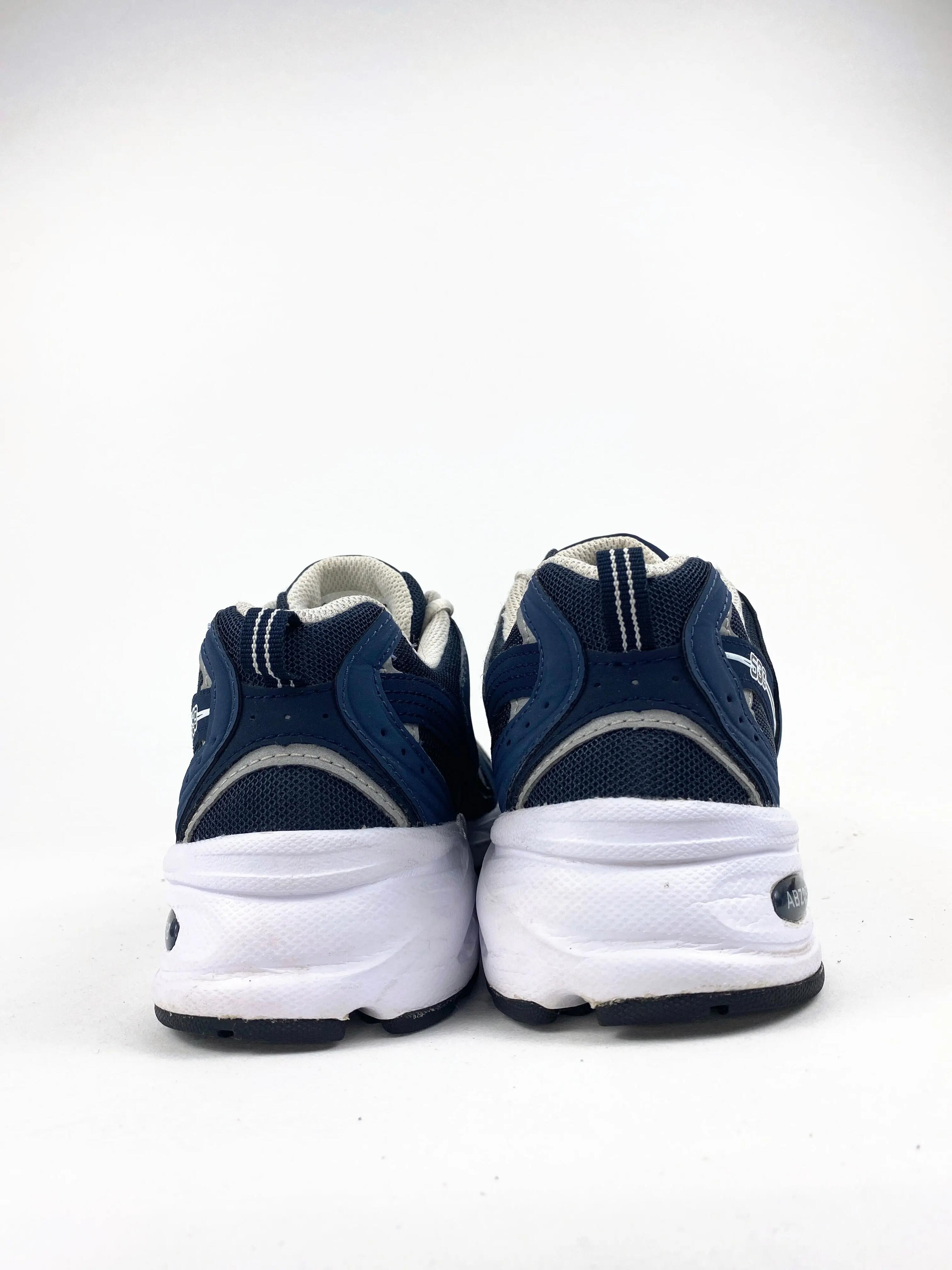 Reconditionné NEW BALANCE Baskets Femme, 530, Bleu foncé Très Bon État 3/4