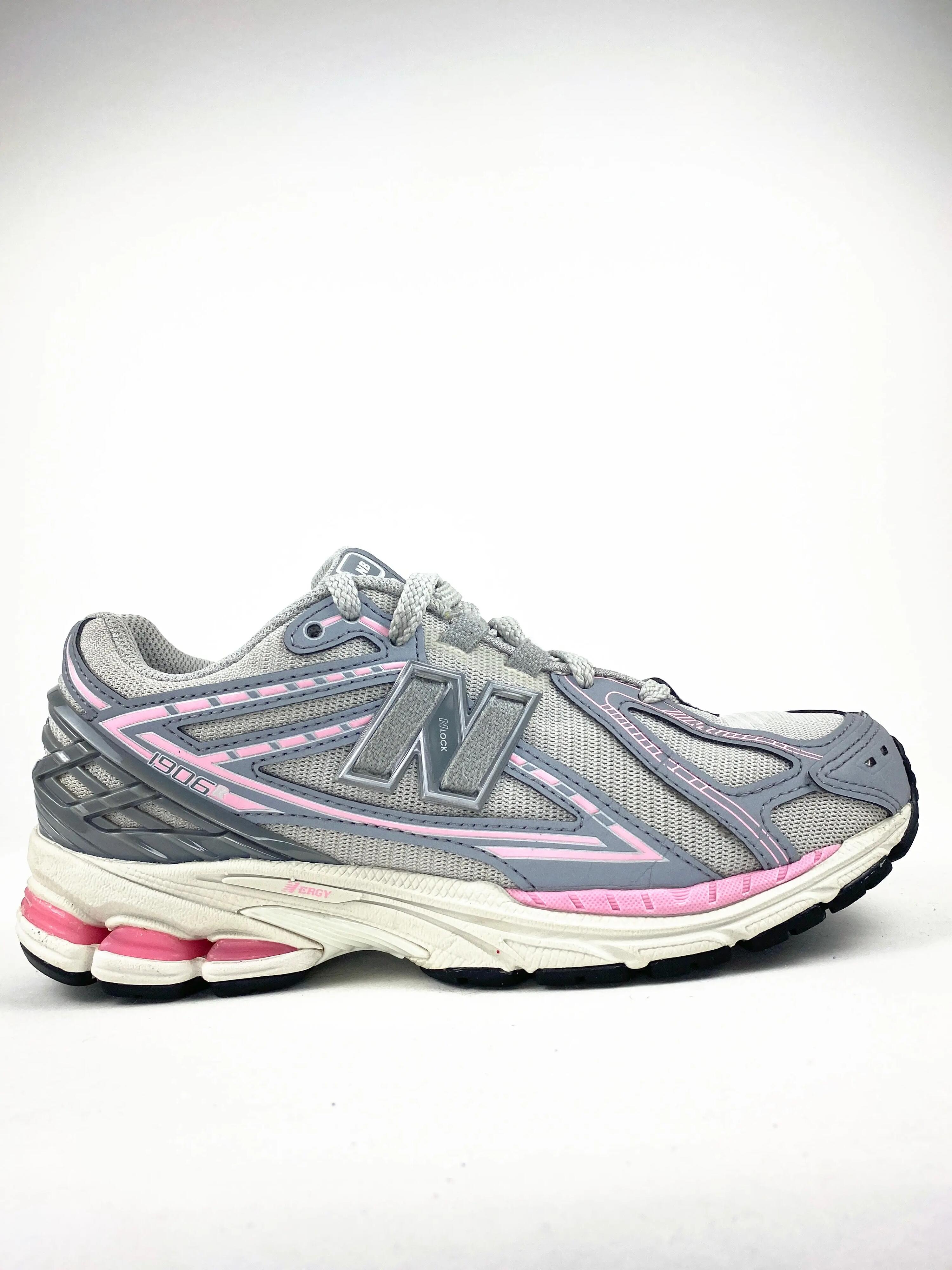 NEW BALANCE picture