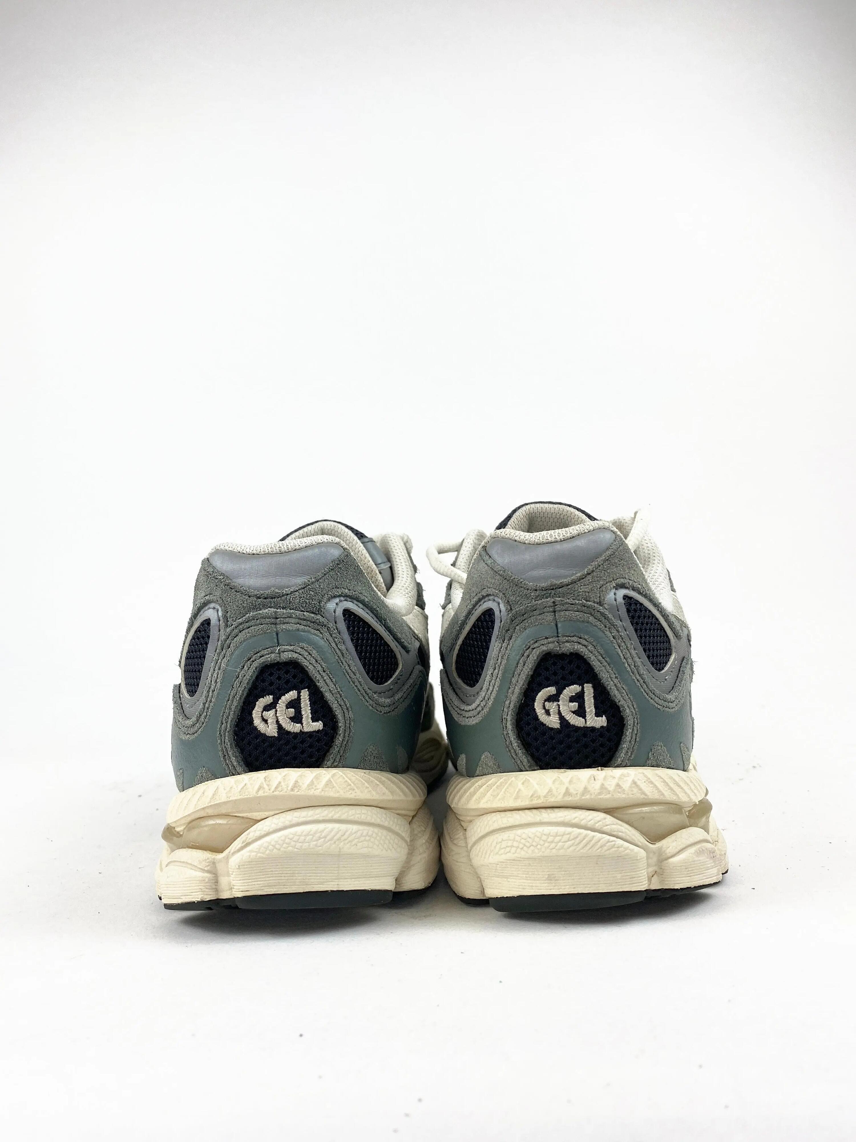 Reconditionné ASICS Baskets Homme, Gel-NYC, Gris foncé Très Bon État 3/4