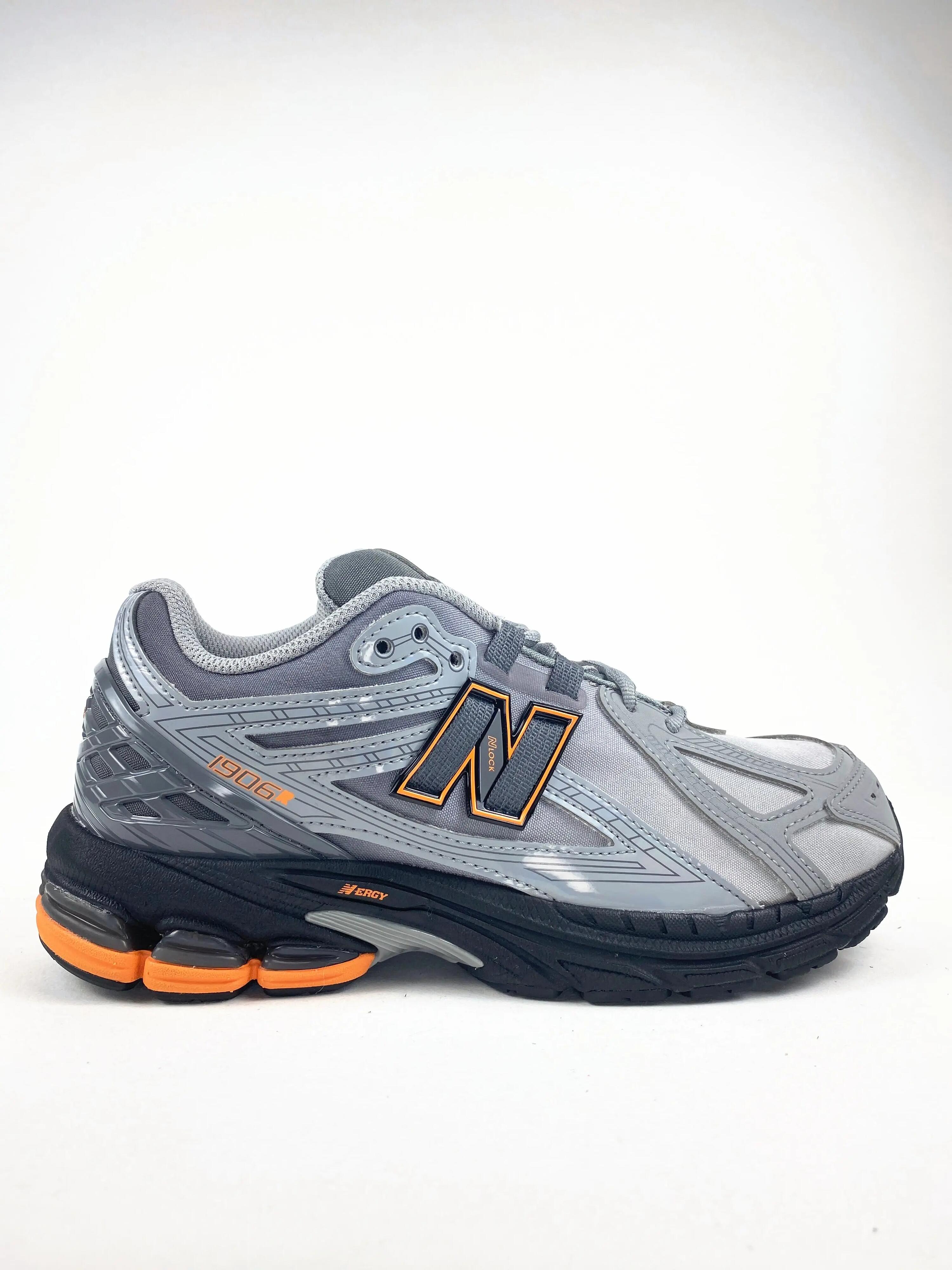 NEW BALANCE picture