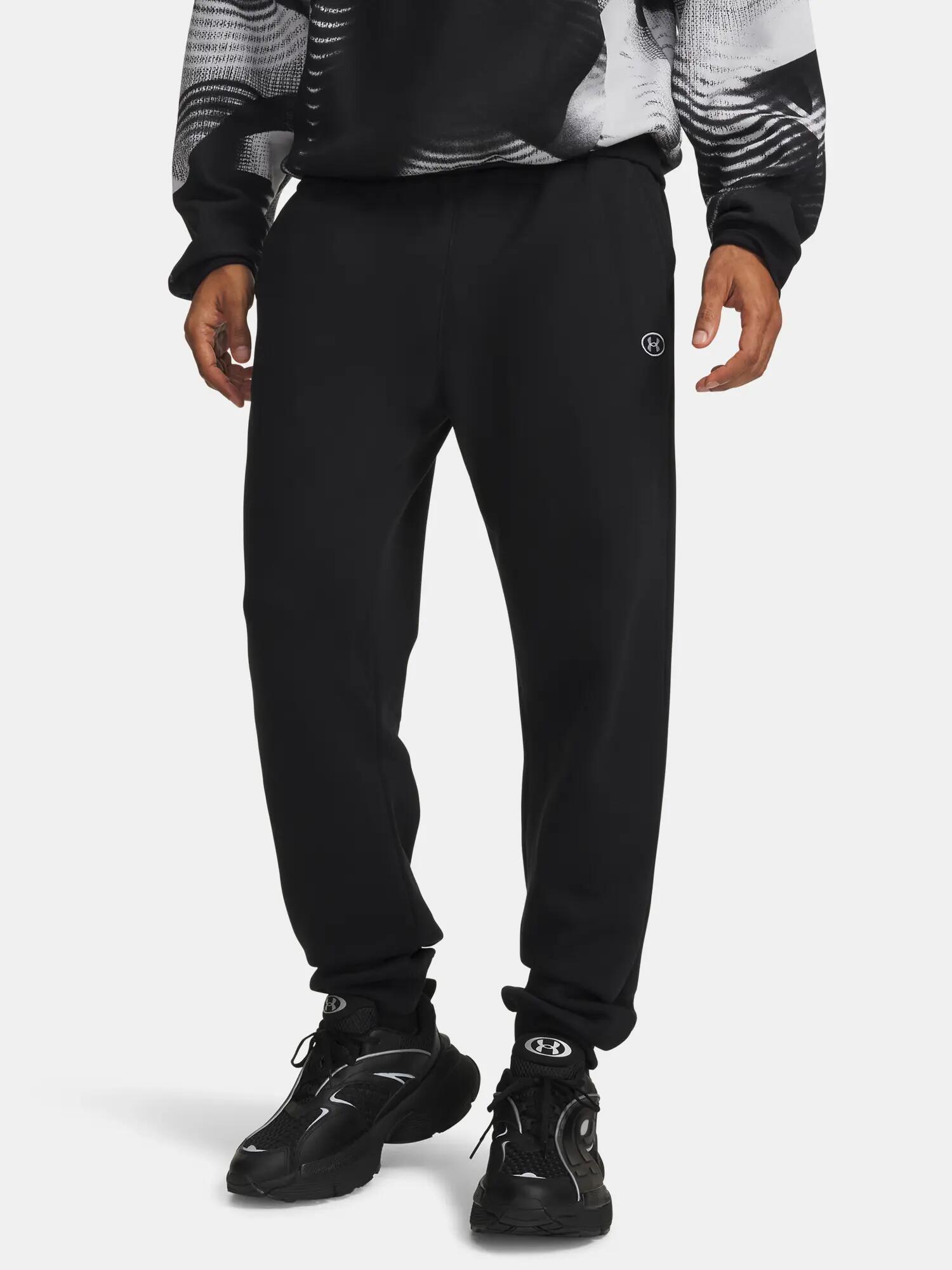 UNDER ARMOUR picture