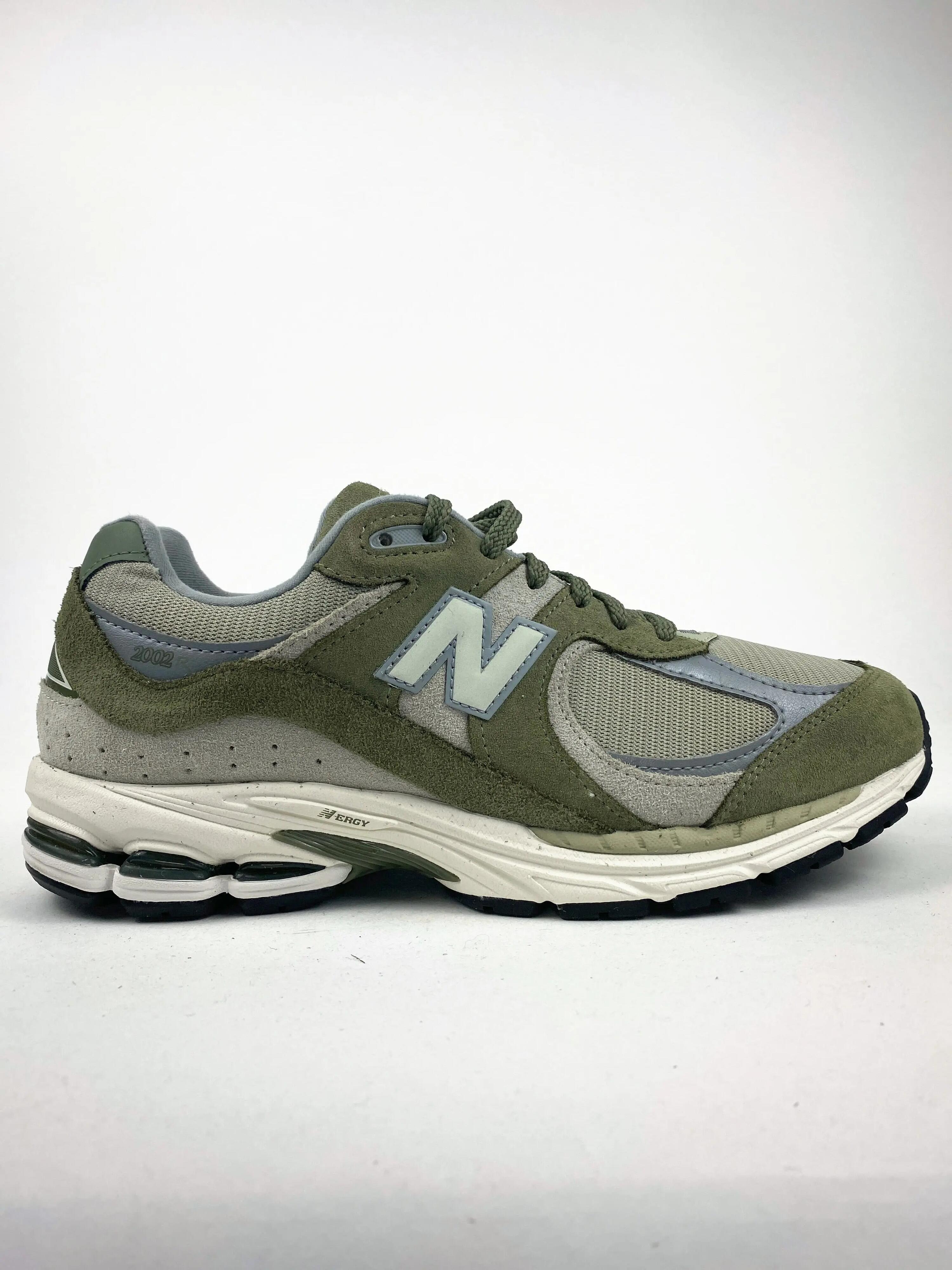 NEW BALANCE picture