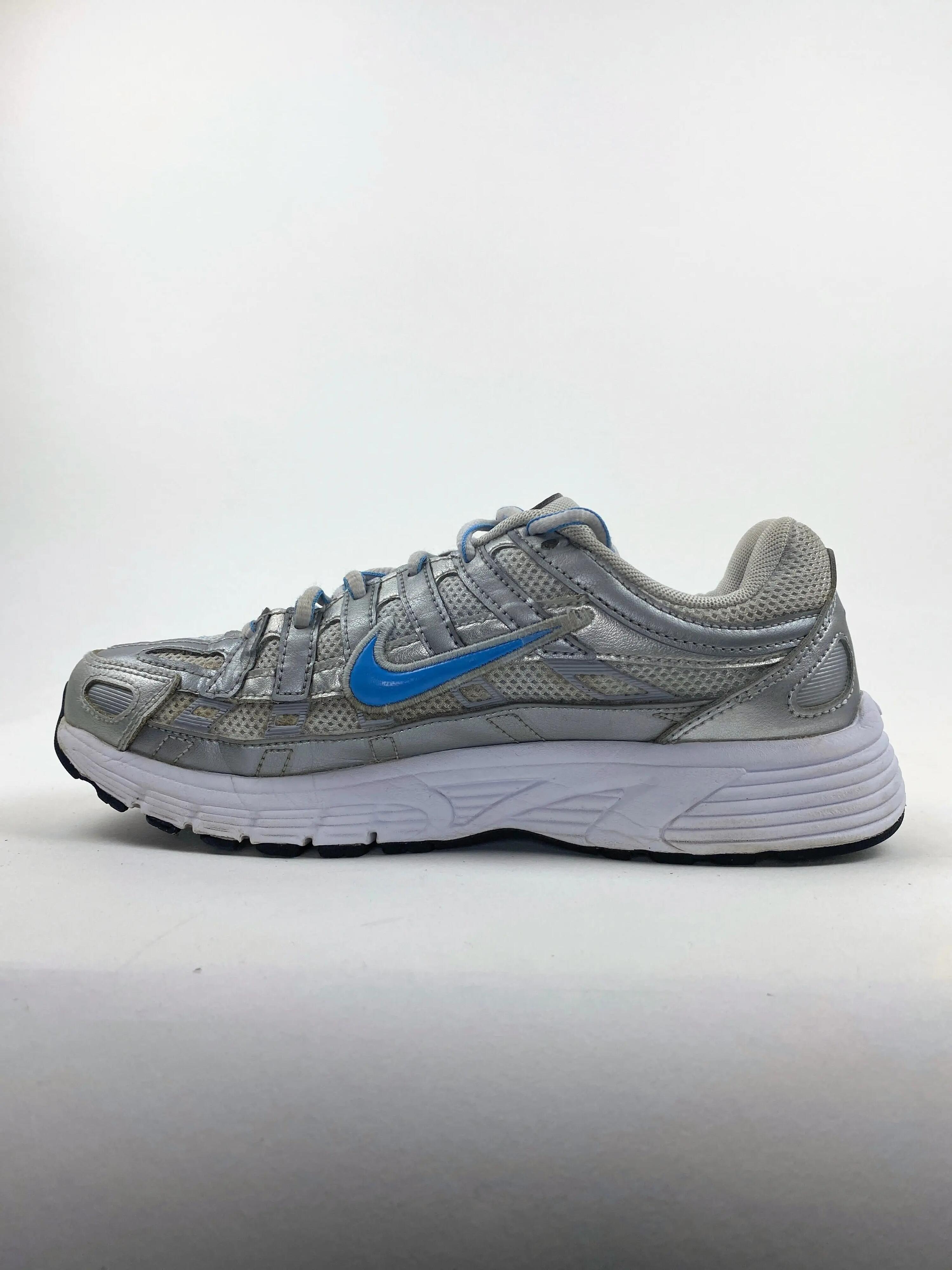 Reconditionné NIKE Baskets Femme, P-6000, Gris clair Très Bon État 4/4