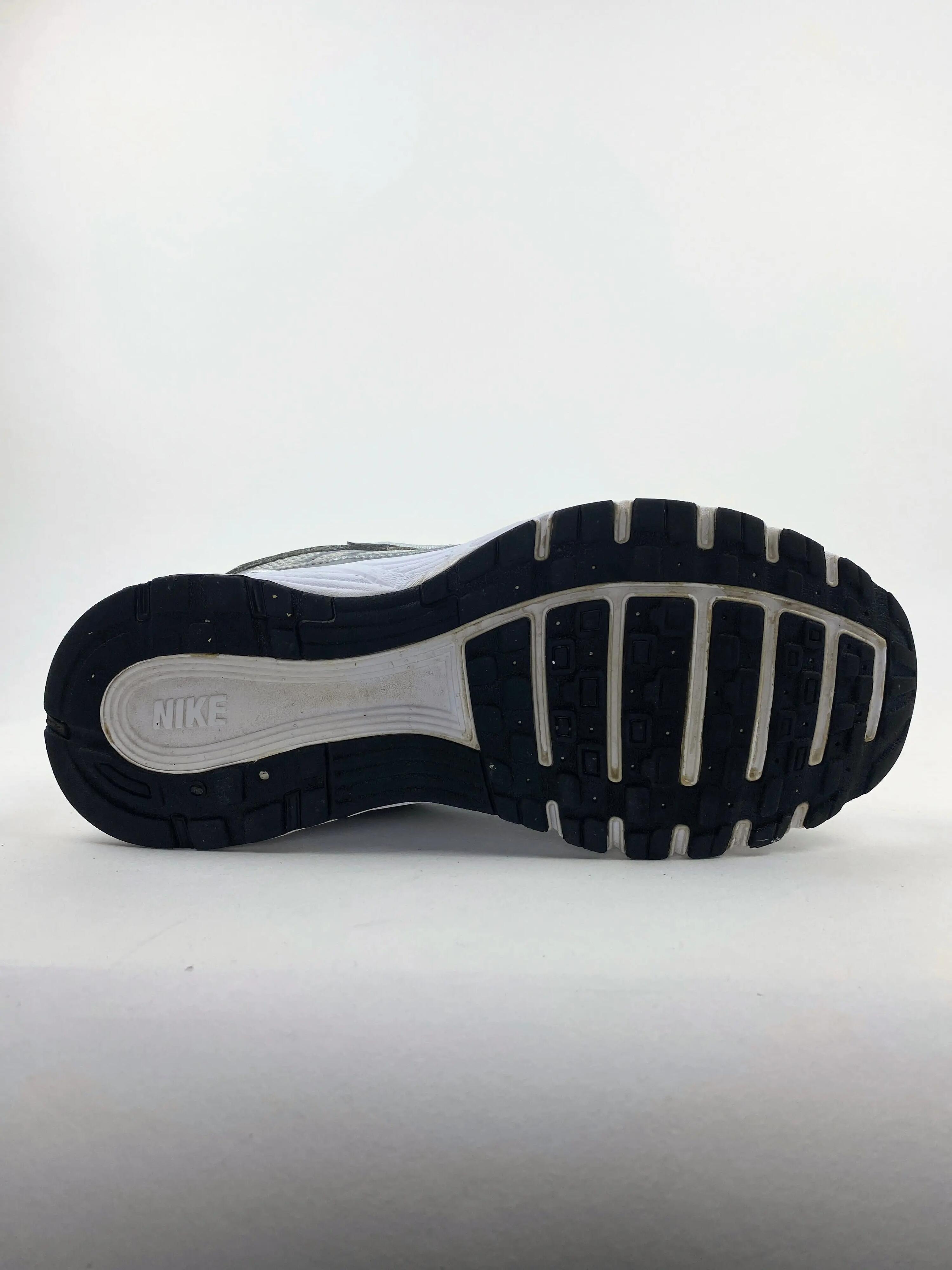 Reconditionné NIKE Baskets Femme, P-6000, Gris clair Très Bon État 2/4