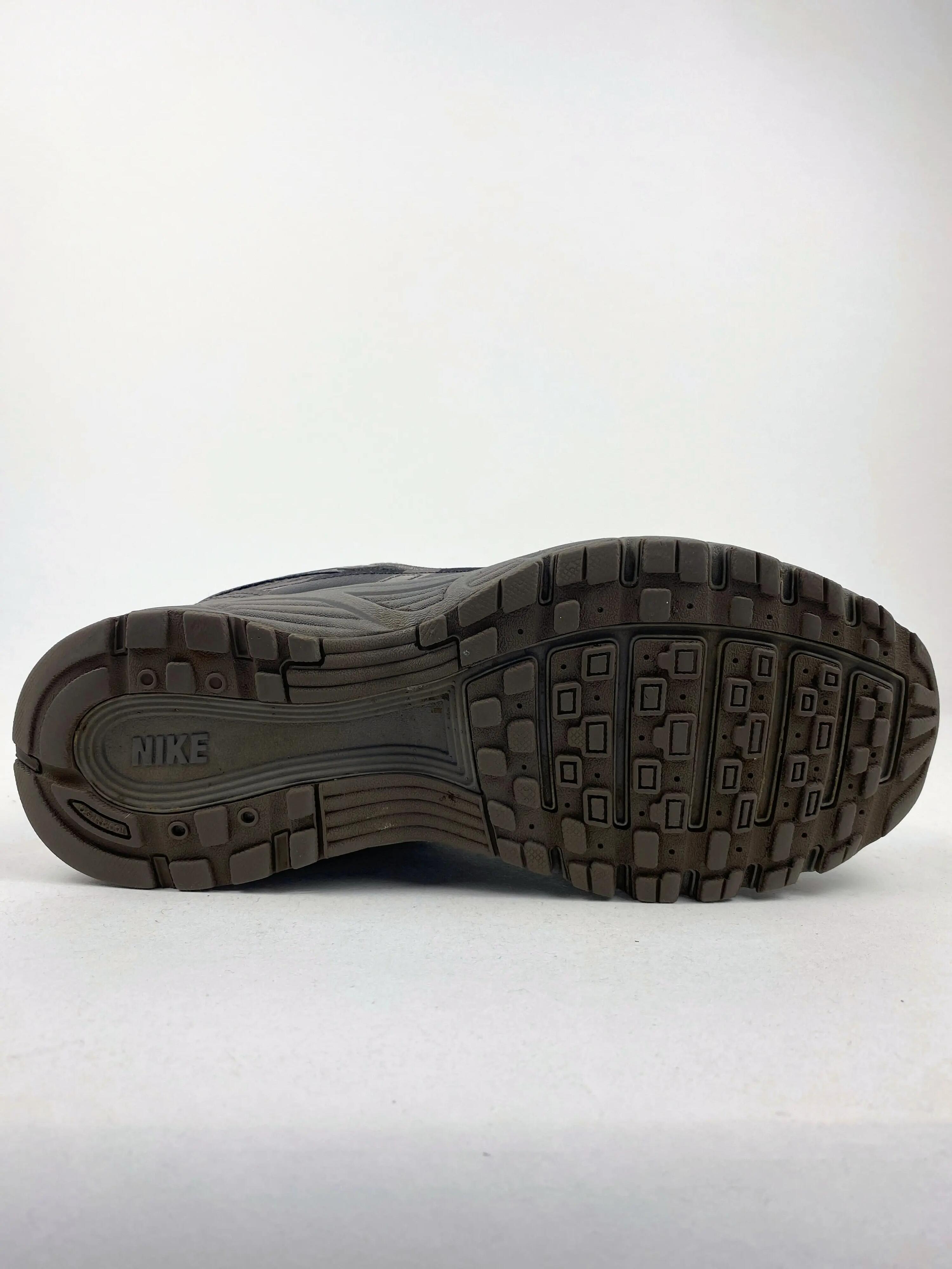 Reconditionné NIKE Baskets Femme, P-6000, Gris clair Très Bon État 2/4