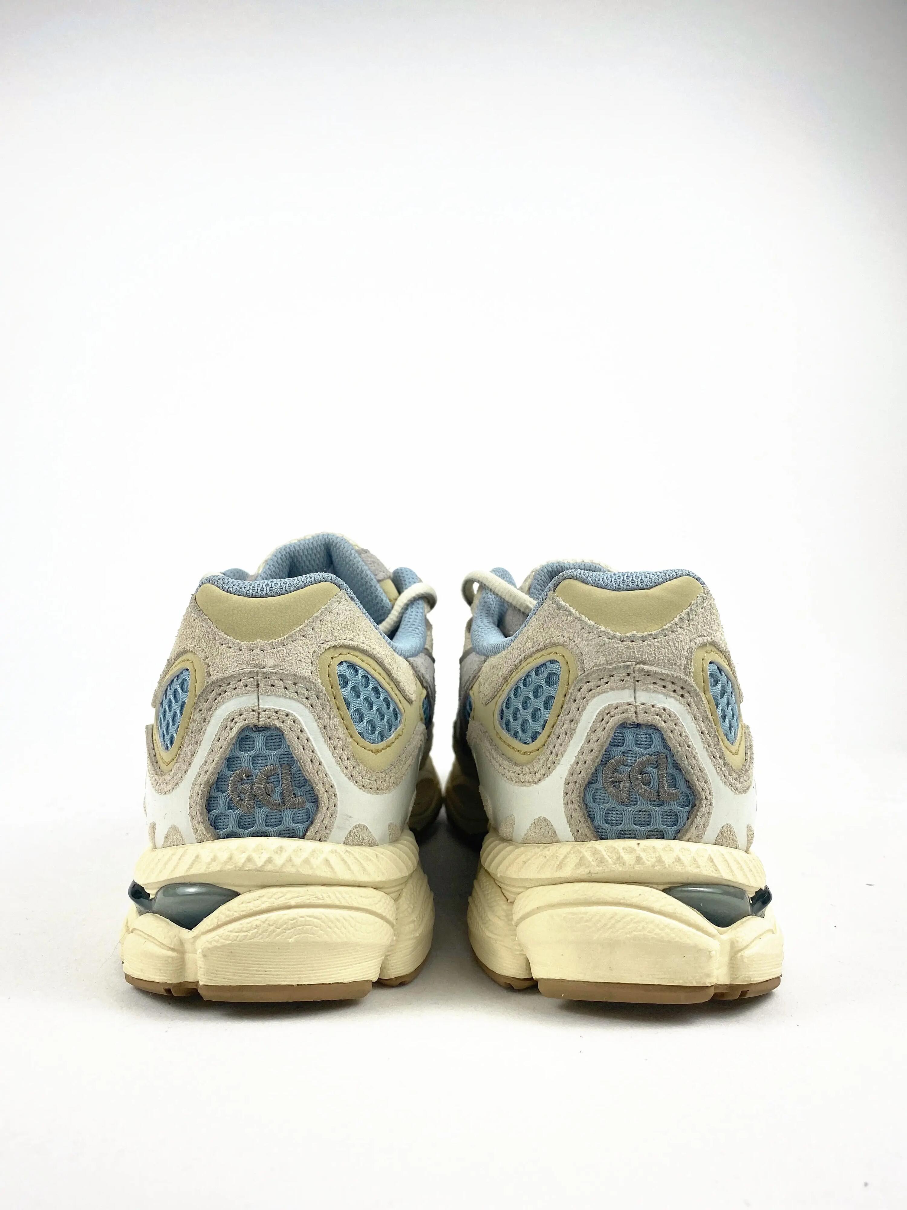 Reconditionné ASICS Baskets Femme, Gel-NYC, Gris clair Très Bon État 3/4