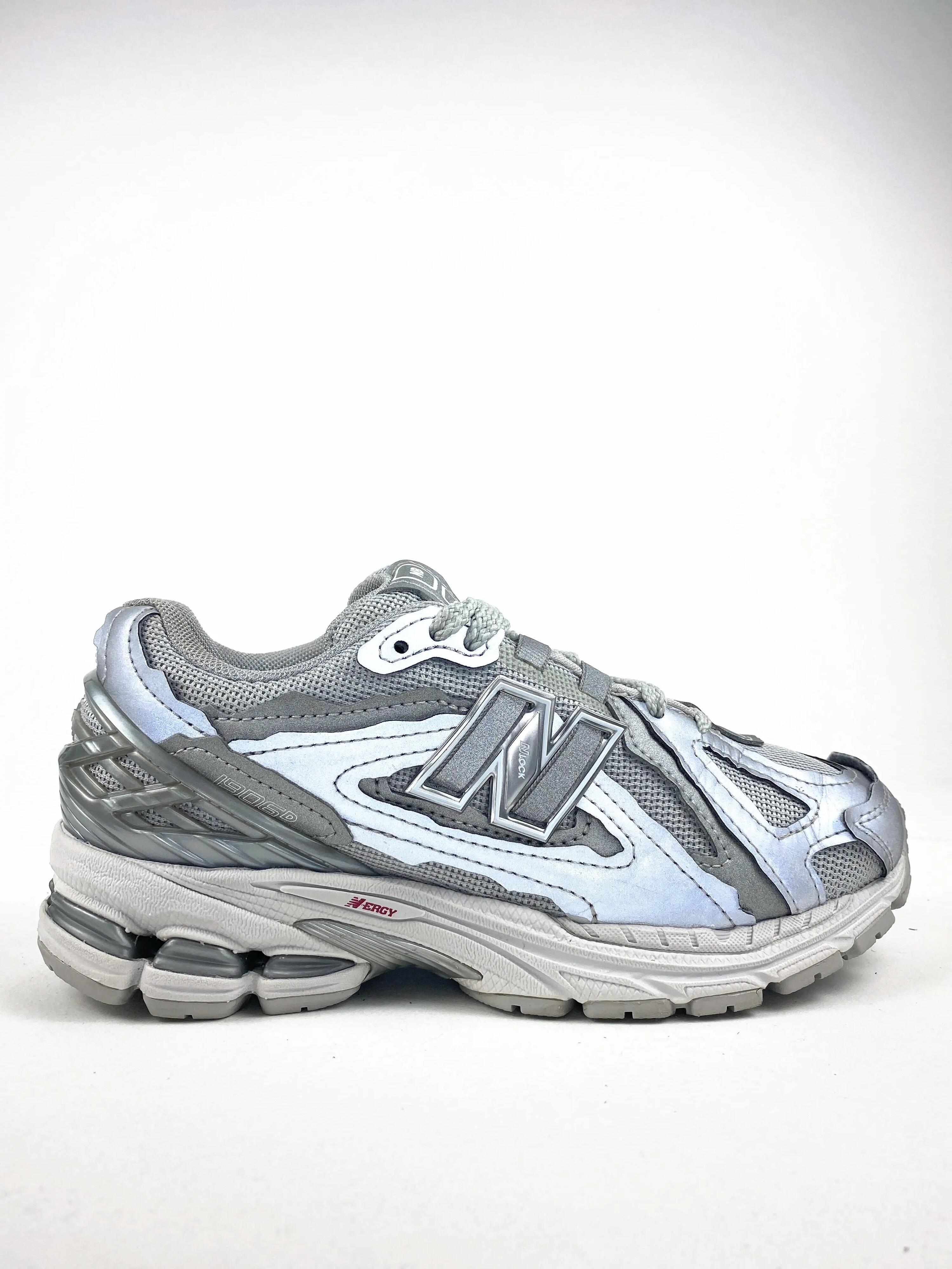 NEW BALANCE picture