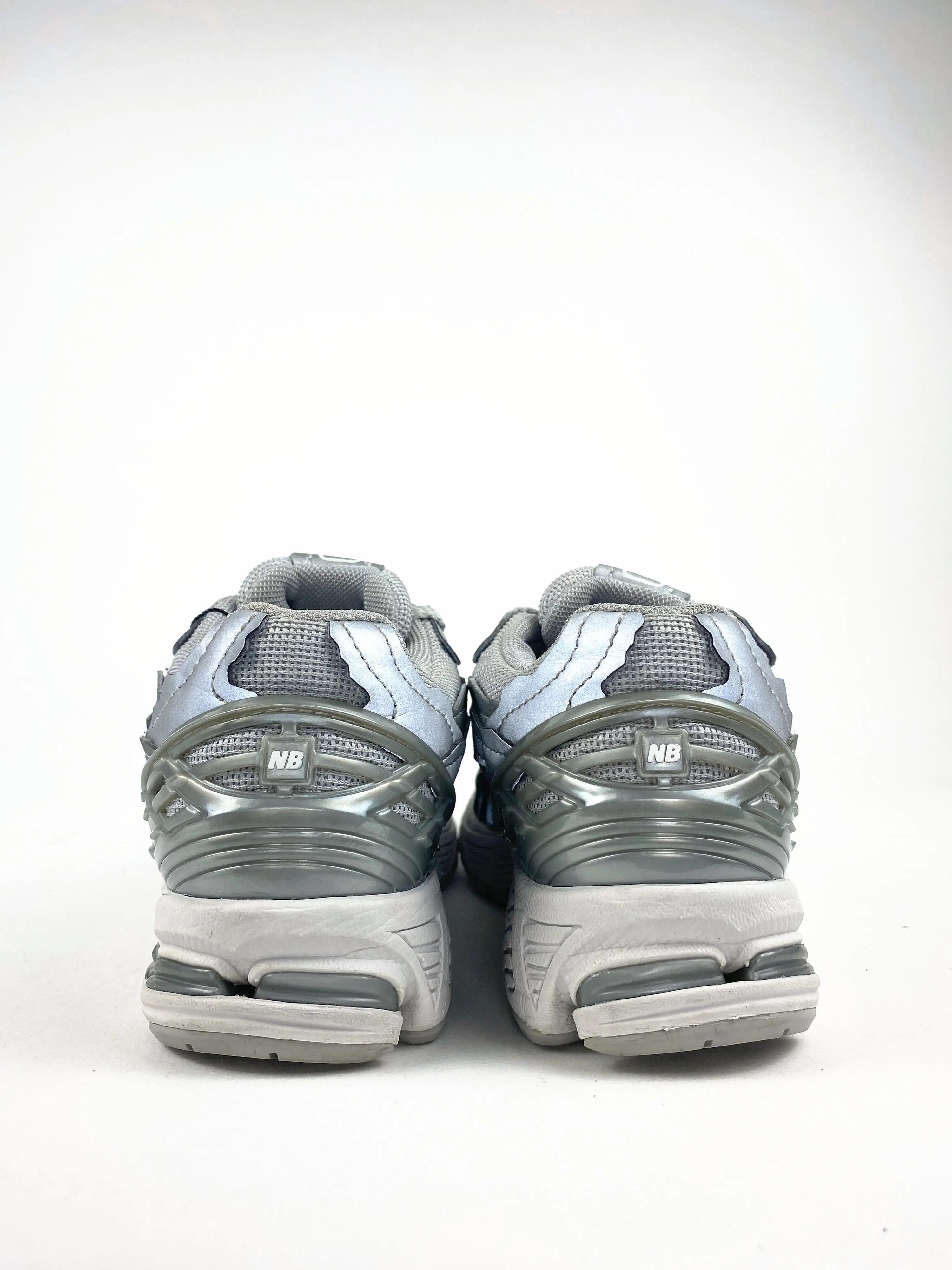 Reconditionné NEW BALANCE Baskets Femme, 1906D, Gris clair Très Bon État 3/4