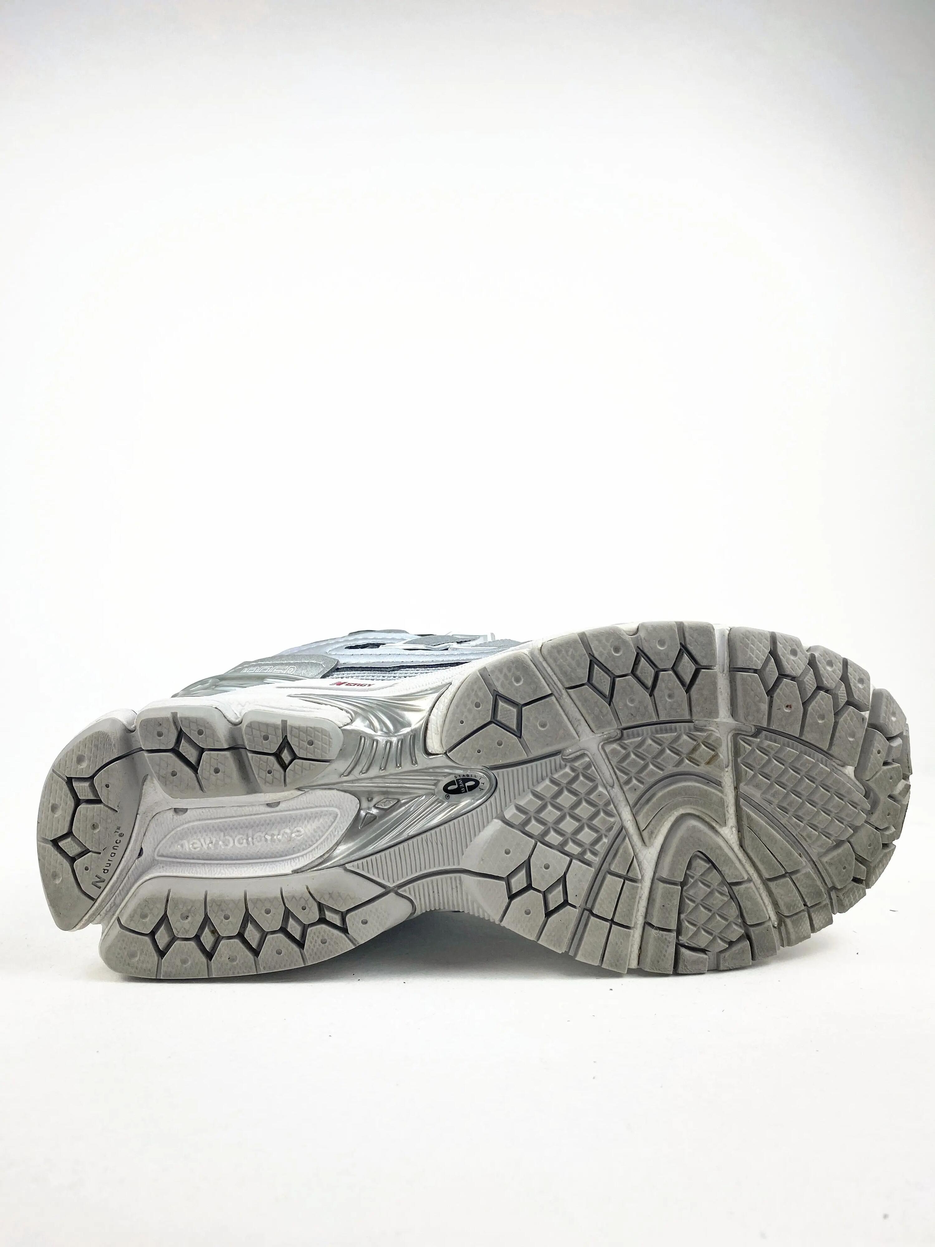 Reconditionné NEW BALANCE Baskets Femme, 1906D, Gris clair Très Bon État 2/4