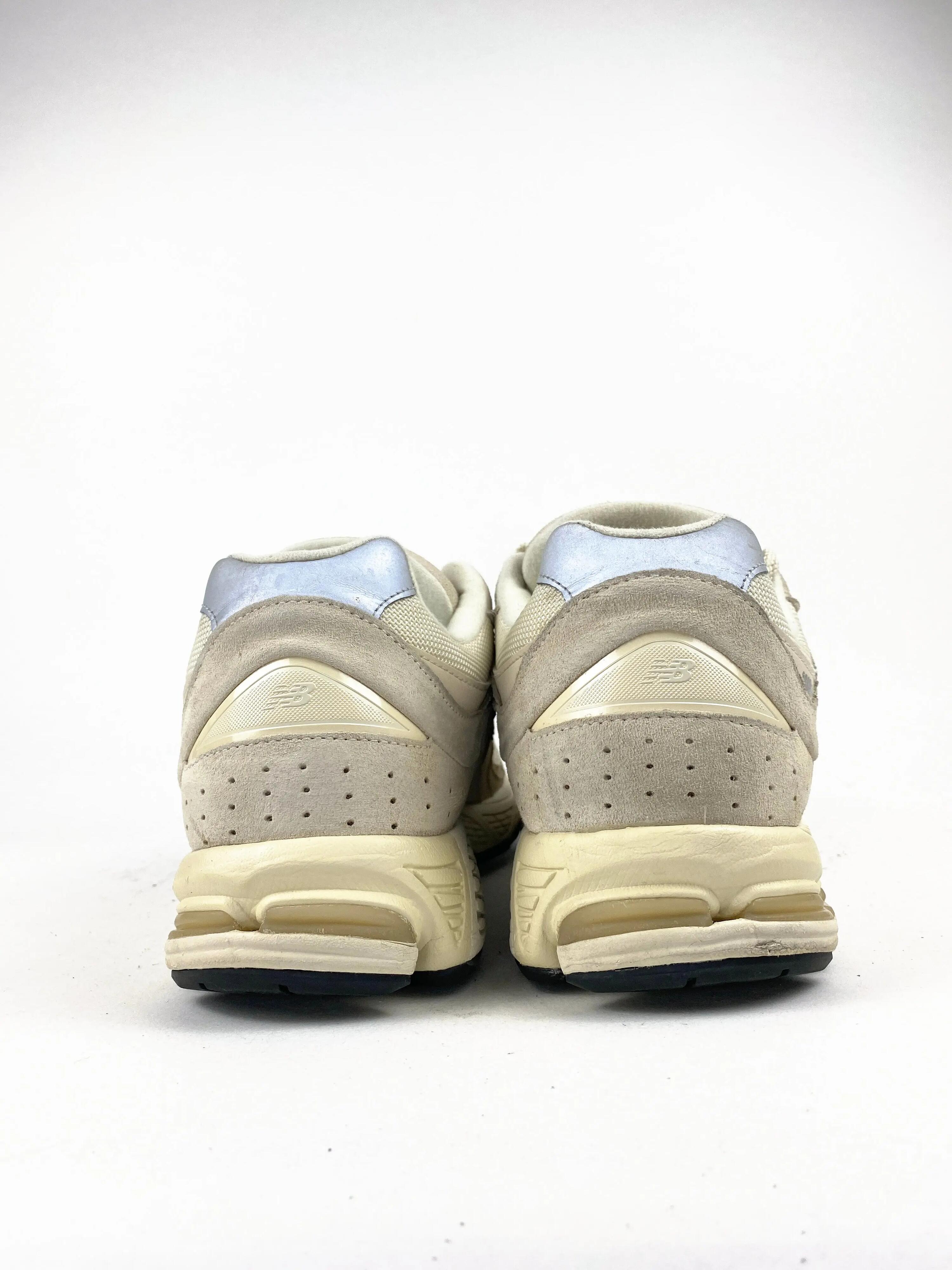 Reconditionné NEW BALANCE Baskets Homme, 2002R, Blanc Très Bon État 3/4