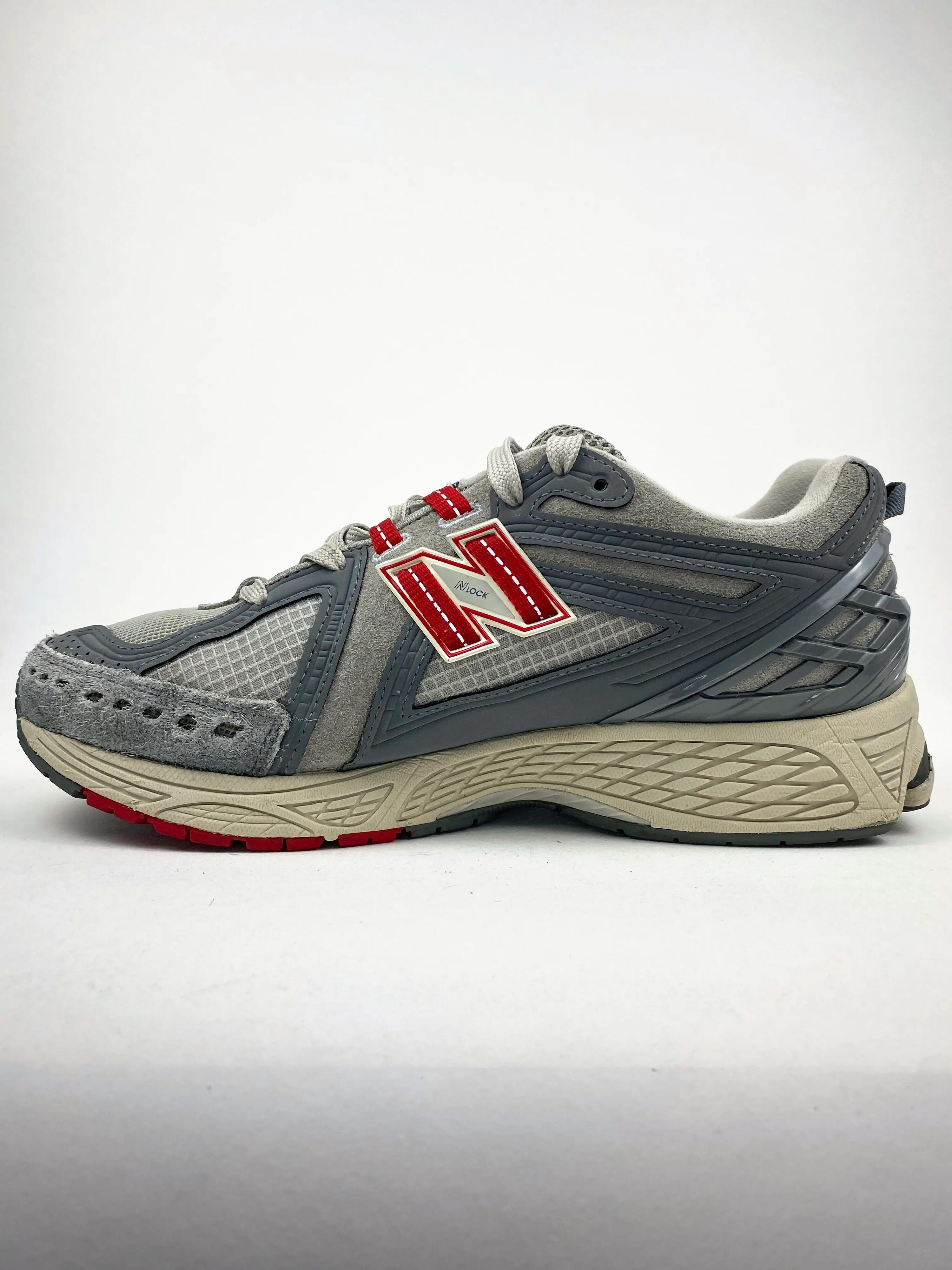 Reconditionné NEW BALANCE Baskets Homme, 1906R, Gris clair Très Bon État 4/4