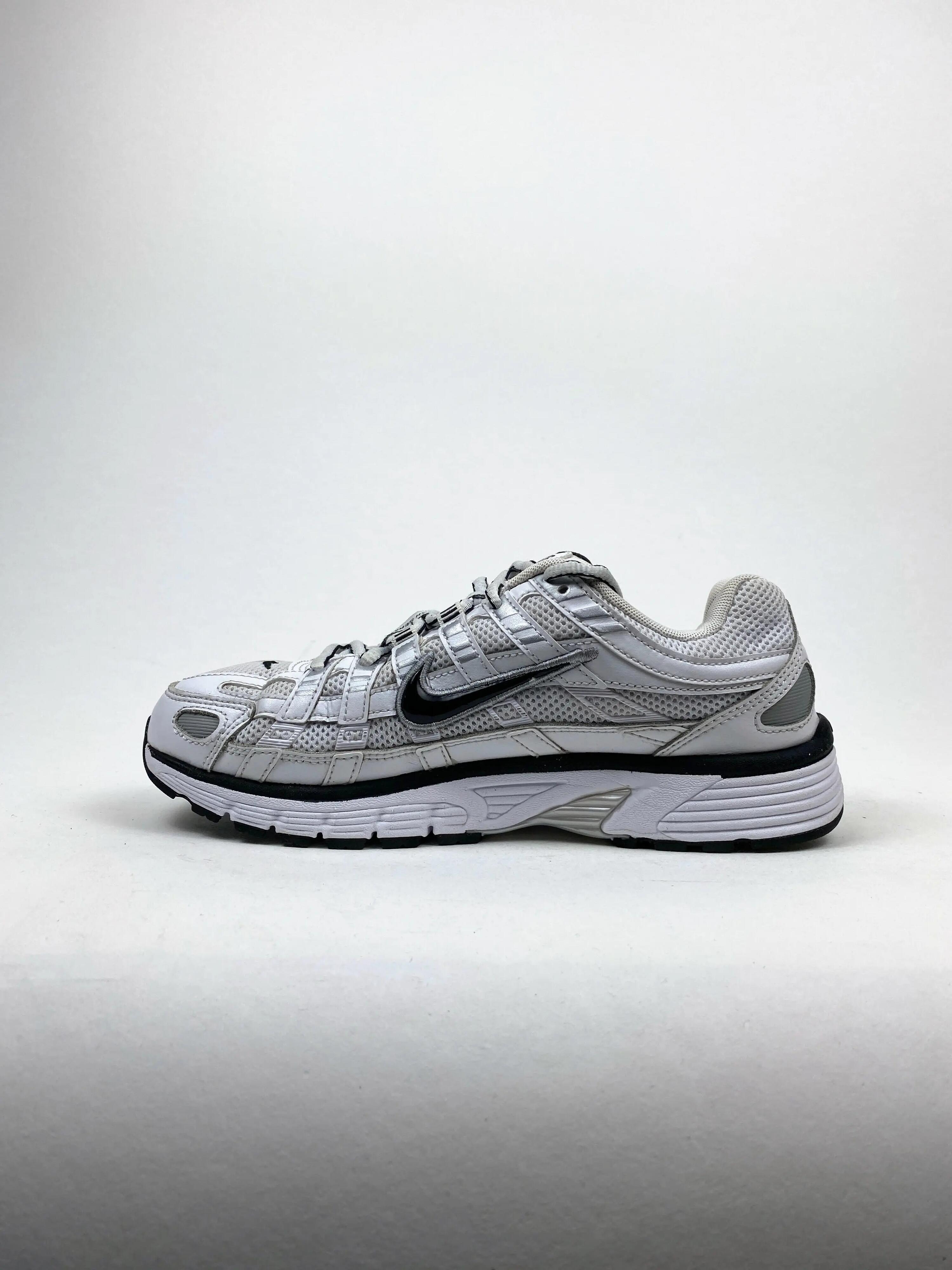 Reconditionné NIKE Baskets Femme, P-6000, Blanc Très Bon État 4/4