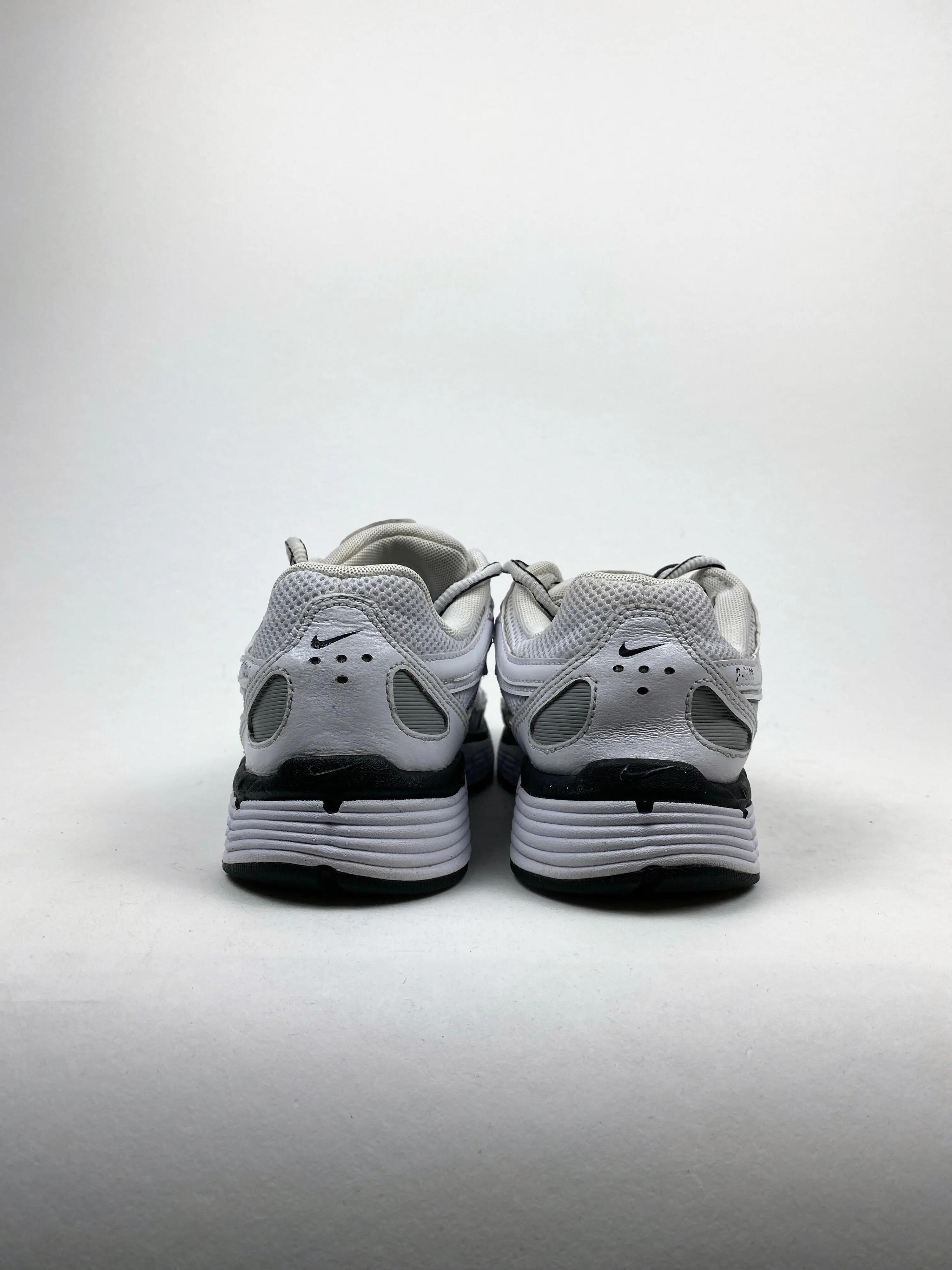 Reconditionné NIKE Baskets Femme, P-6000, Blanc Très Bon État 3/4
