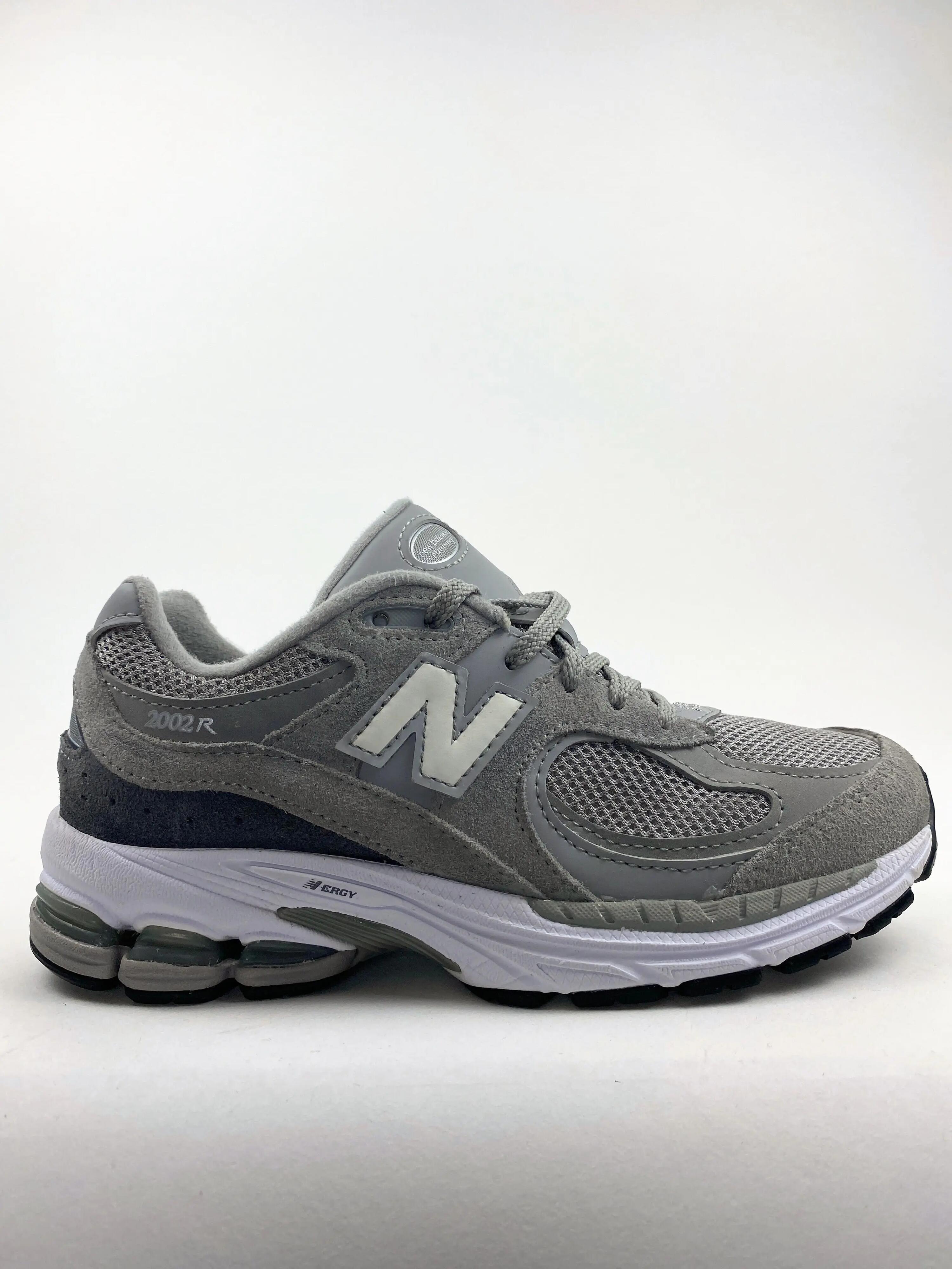 NEW BALANCE picture