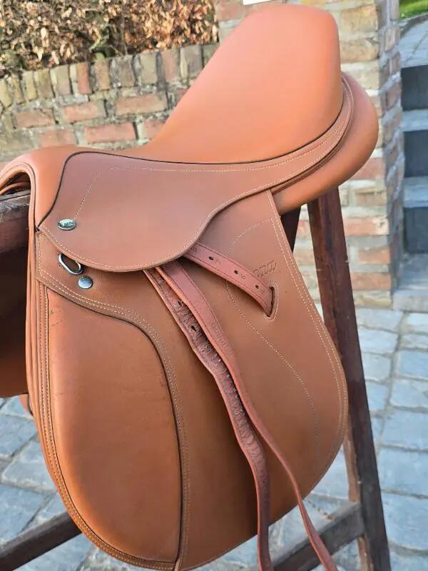 Tussen Particulieren - Epona Ikonic hybride zadel 4/6