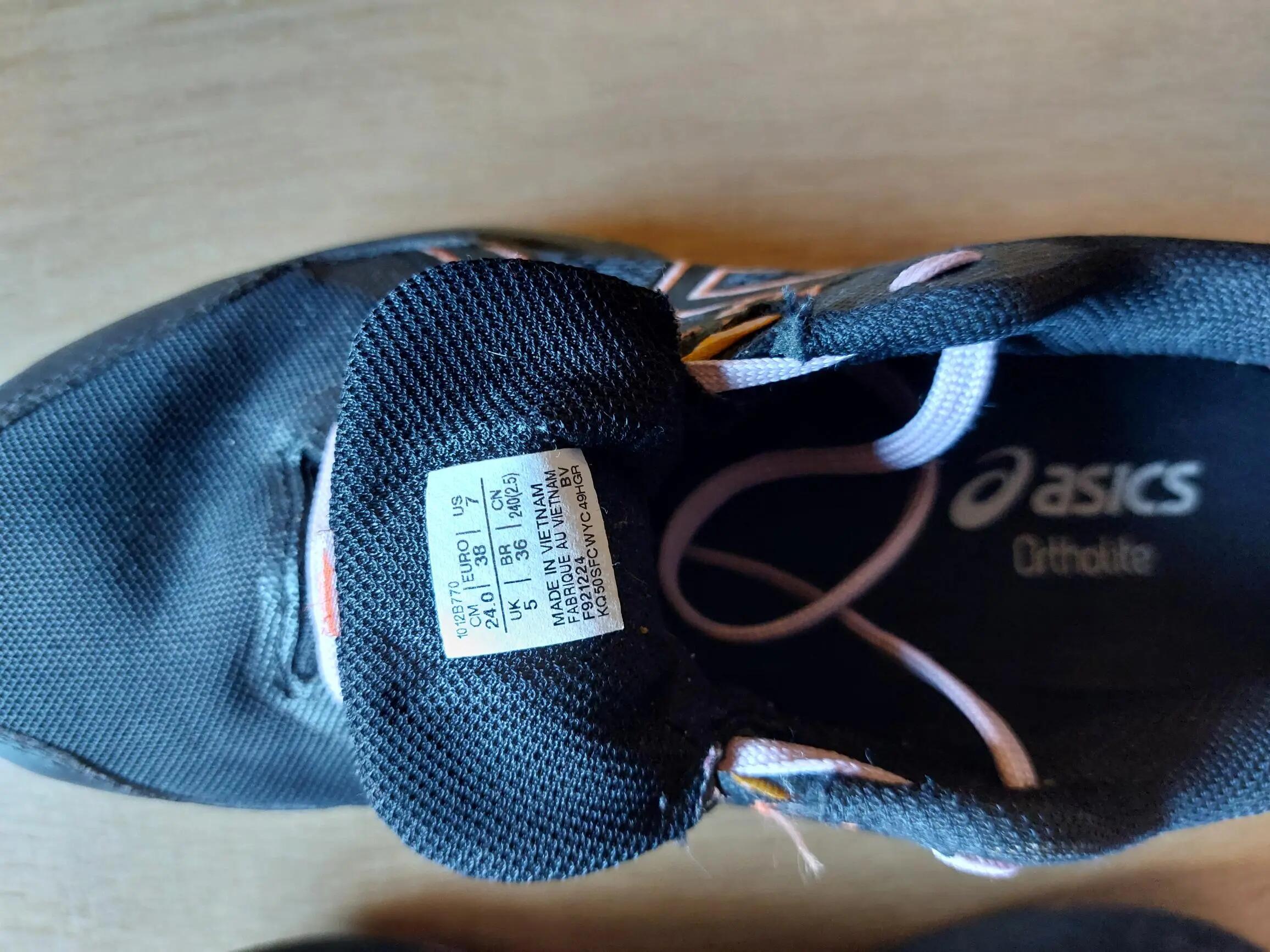 Entre Particuliers - Chaussures de Trail Running GoreTex Femme Asics 6/7