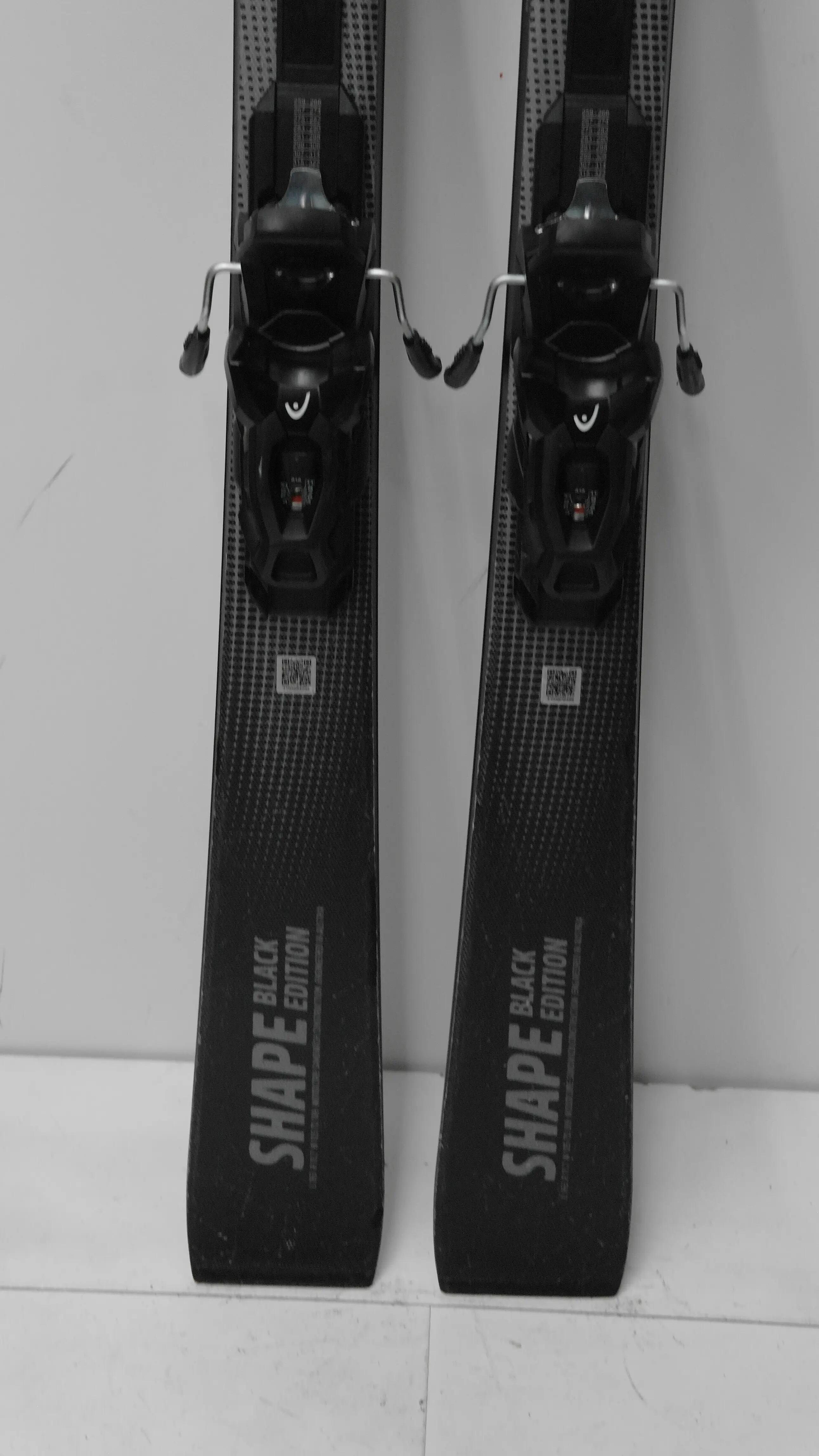 2ND Life - Sjezdové lyže Head Shape Black Edition 4/4