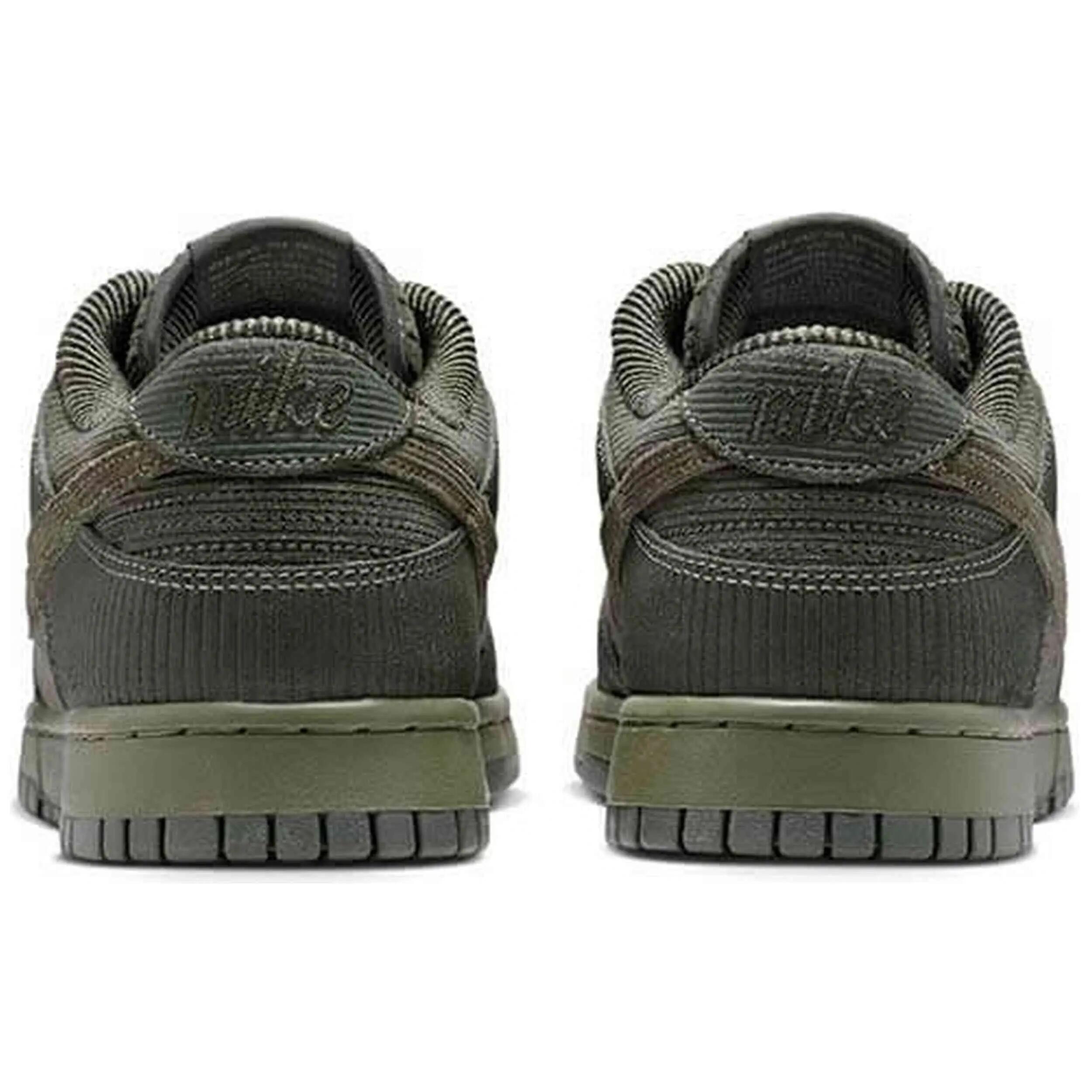 Turnschuhe Nike Modell Dunk Low Retro PRM für männer 4/5