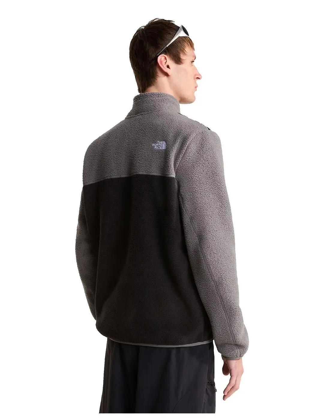 Felpe in pile per uomo The North Face Yumiori nere. 4/5