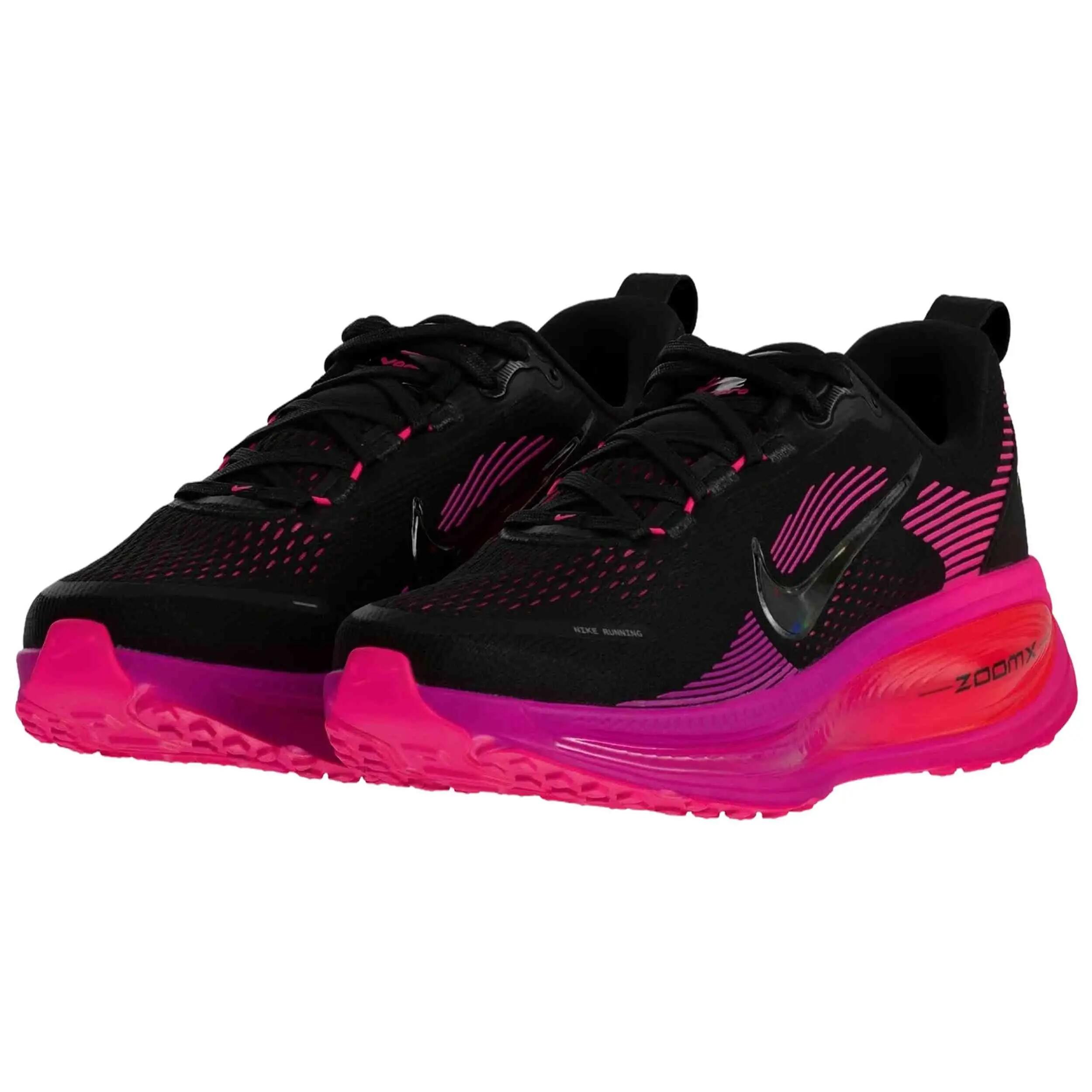 Zapatillas Nike modelo Vomero 18 "Black/Pink" para mujer 2/4
