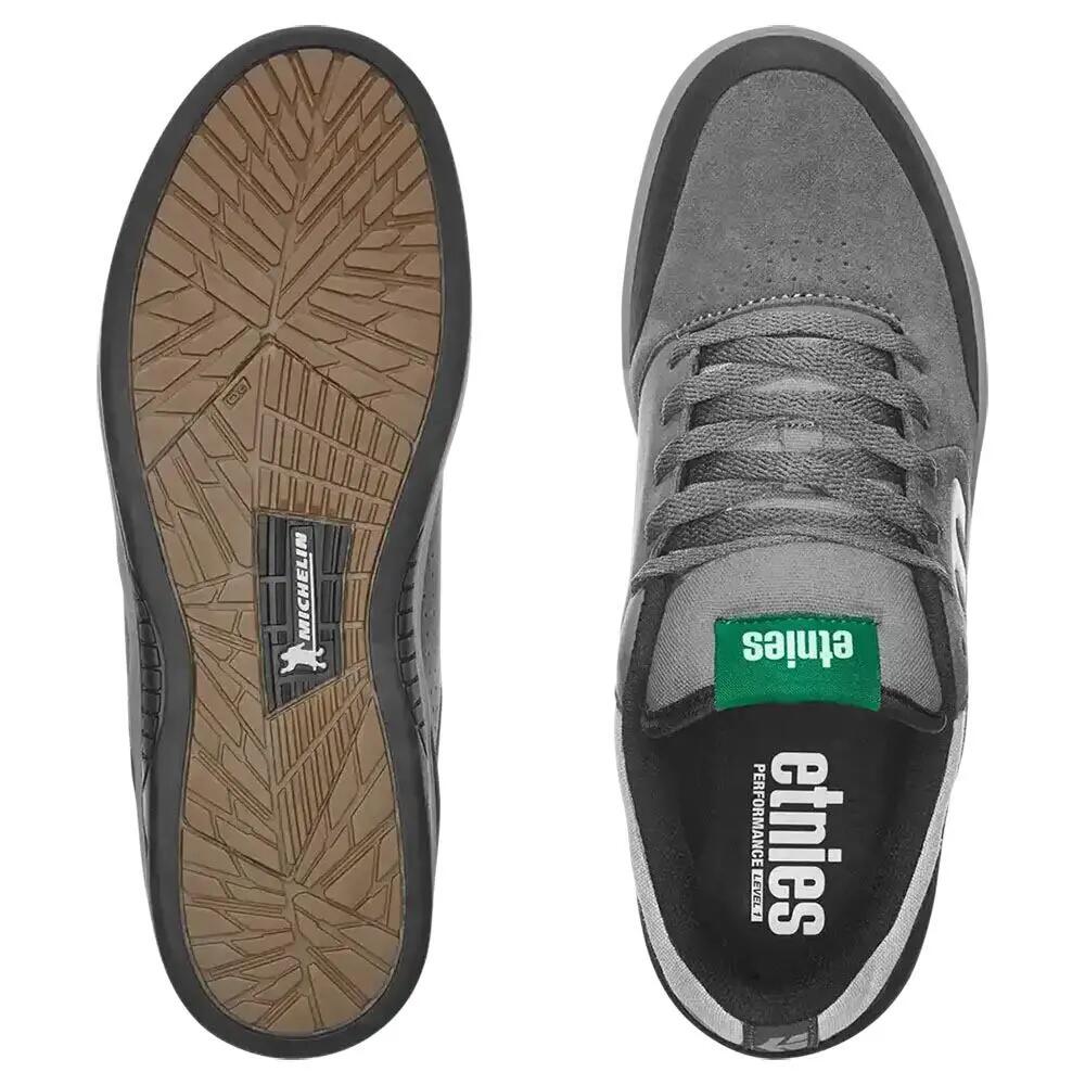 Zapatillas Etnies modelo Etnies Marana para unisex 3/4