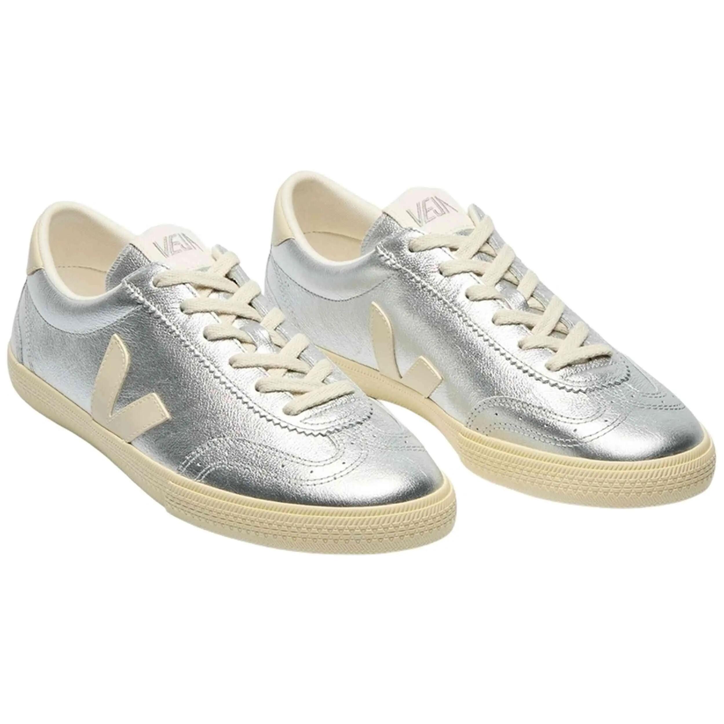 Sapatilhas Veja modelo Veja Volley O.T. Leather para mulheres 2/3