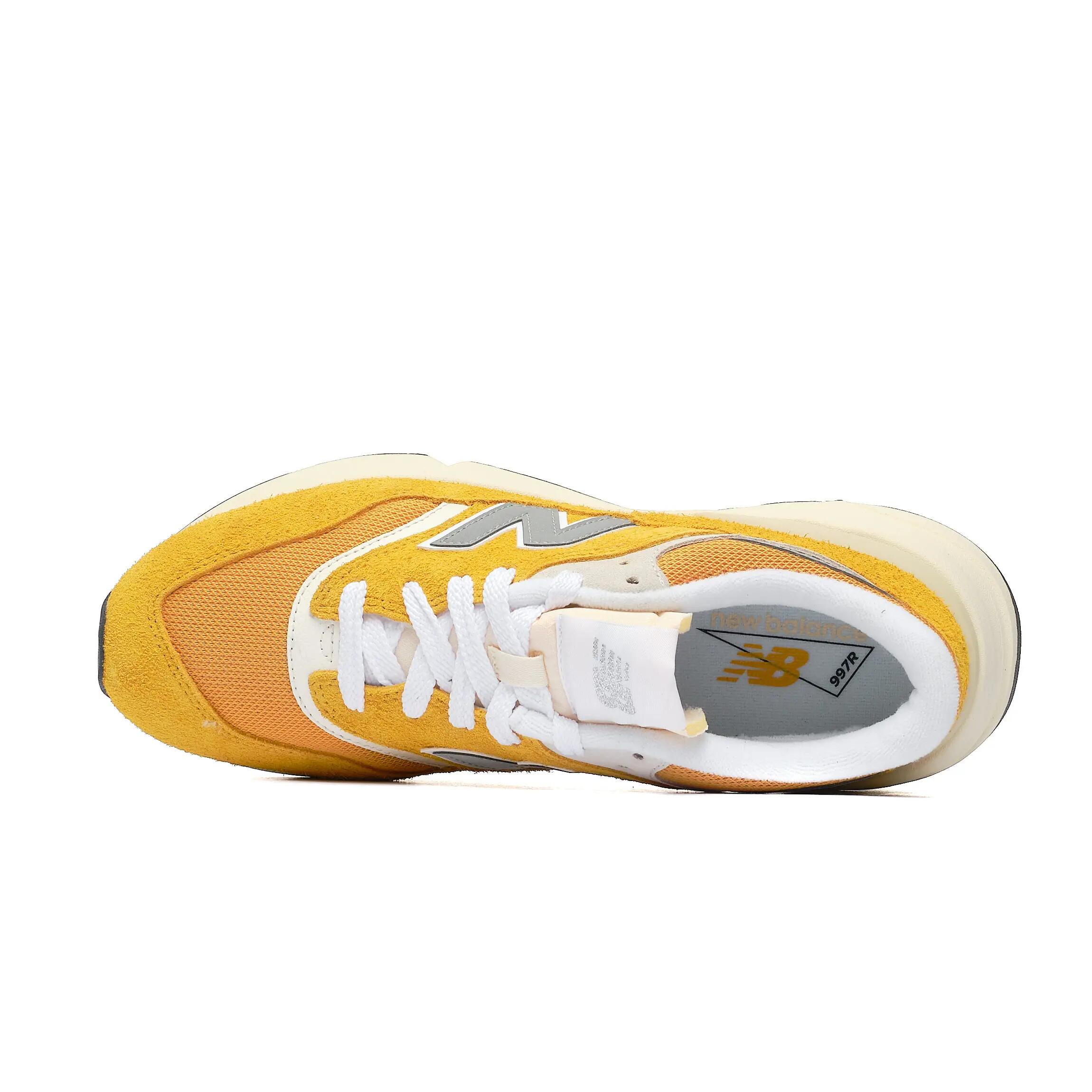 Zapatillas New Balance modelo U997RCB-VARSITY GOLD para hombre 3/5