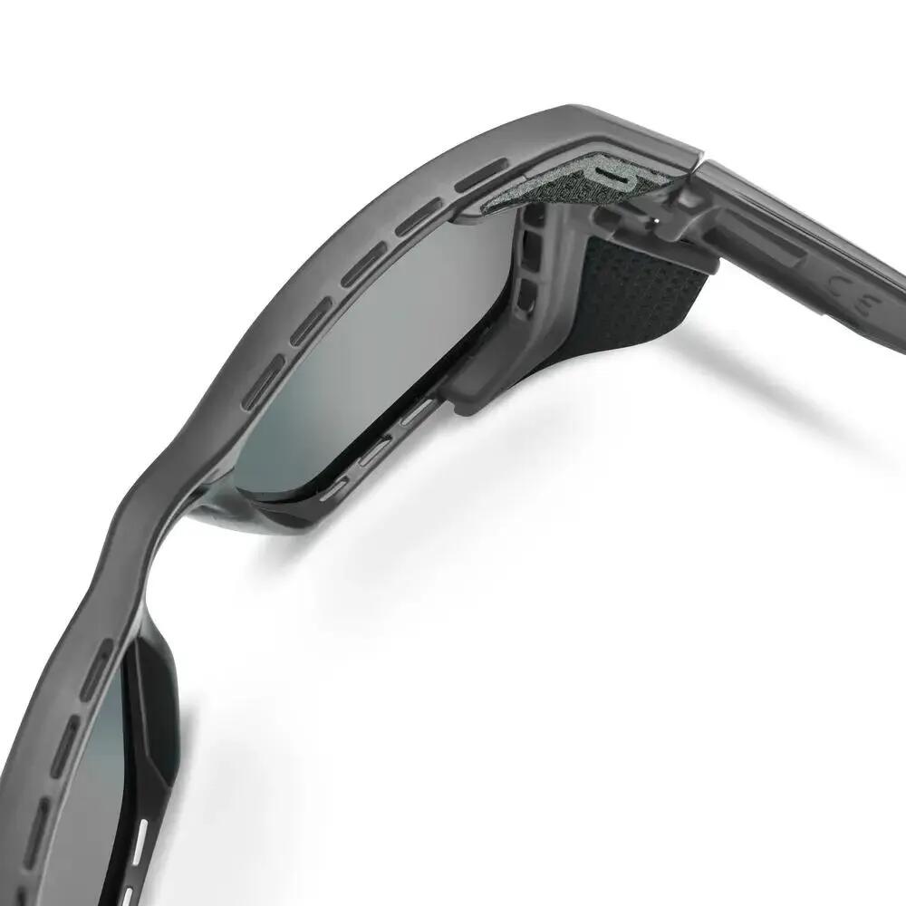 Lunettes de Soleil Photochromiques / Polarisées Julbo "Shield M" Noir 5/7