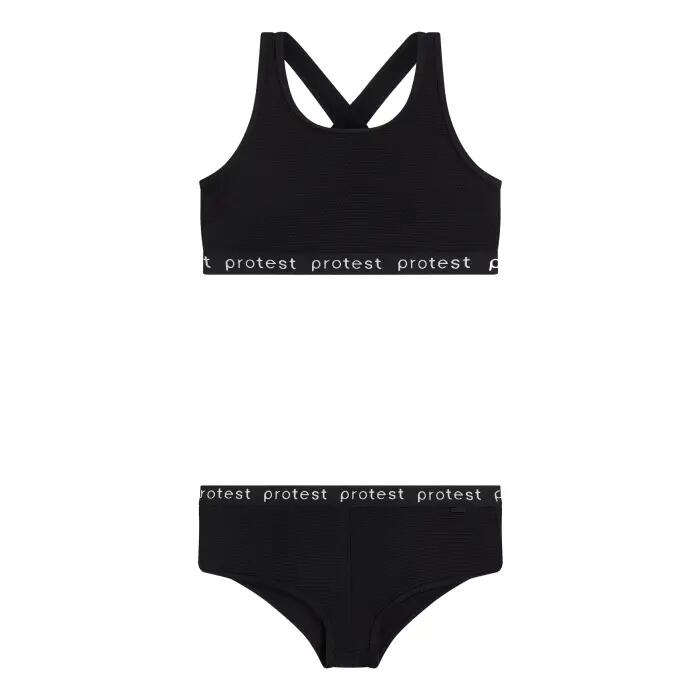 Fete în Bikini de protest