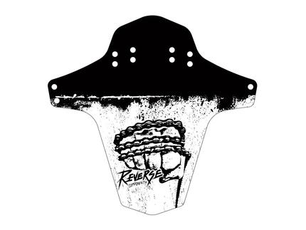 Reverse Mudfender Fist Schwarz-weiß