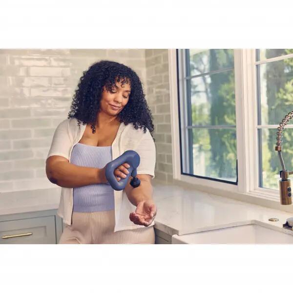 Therabody Theragun Relief Massager Navy 6/8