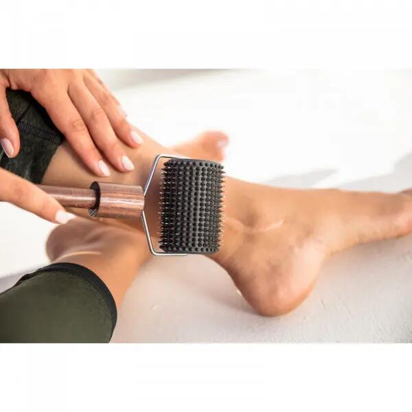 Massageroller "Needle Roller" Blackroll 6/7