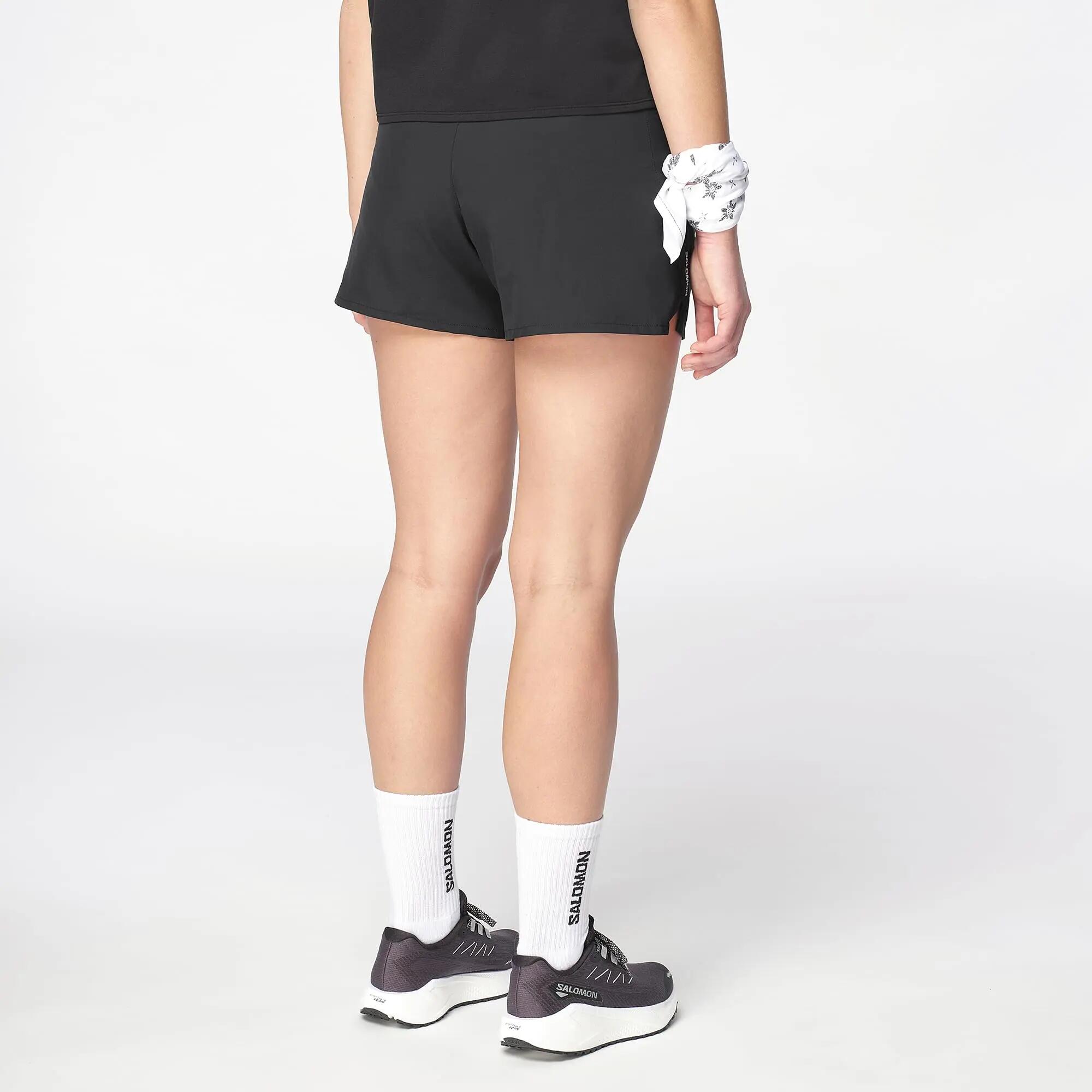 Short - Running - Femme - Léger, 4" - SALOMON SHAKEout Core - Deep Black 2/3