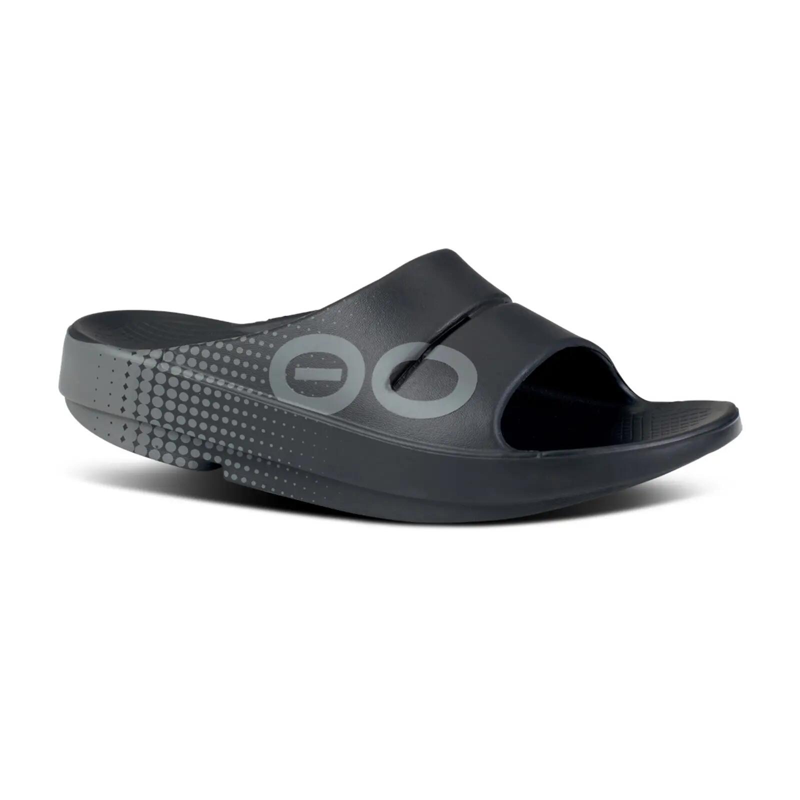 Tongs Oofos modèle 1500-NEGROMATE pour unisexe 4/5