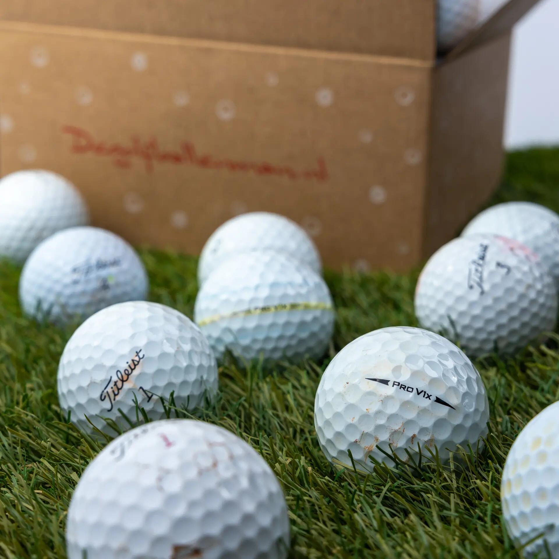 Golfballen lakeballs AA - 100 stuks - wit - Titleist Pro V1x 2/4