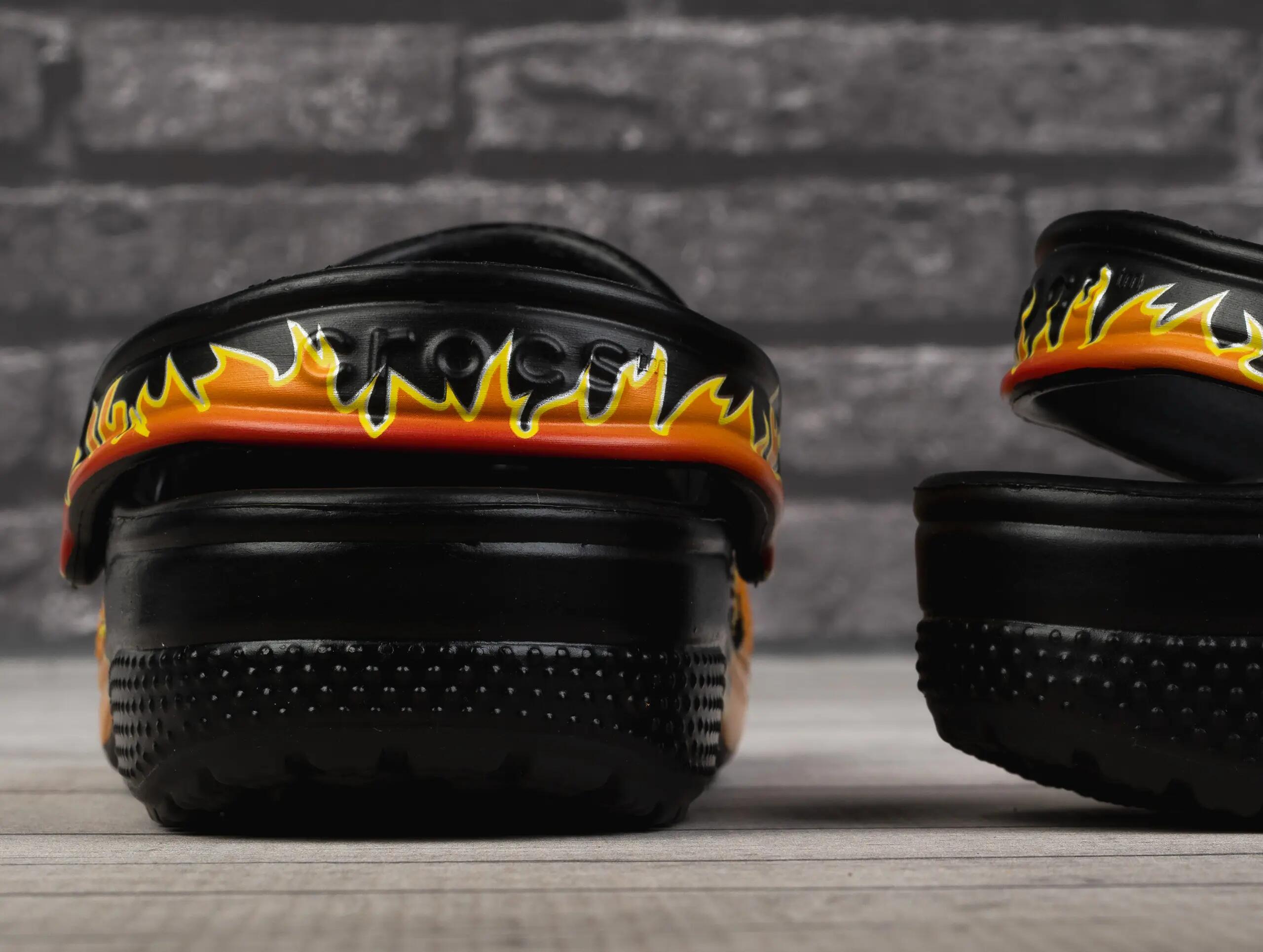 Klapki chodaki dziecięce Crocs CLASSIC FLAMES CLOG K 4/5