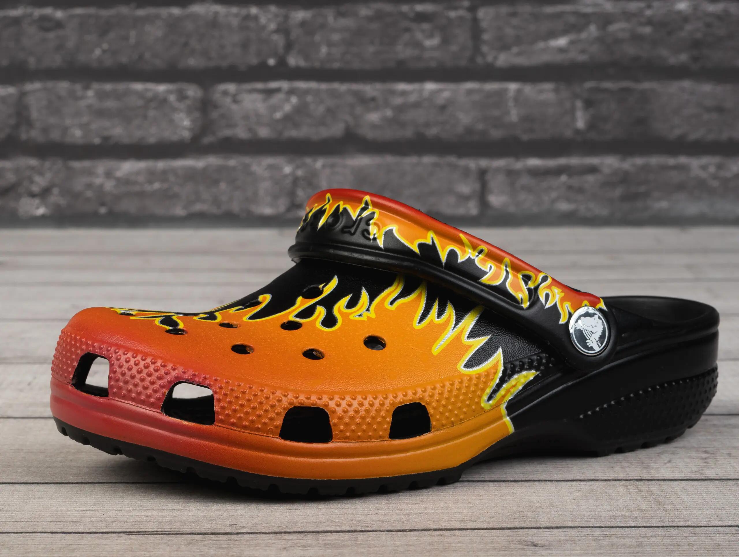 Klapki chodaki dziecięce Crocs CLASSIC FLAMES CLOG K 3/5