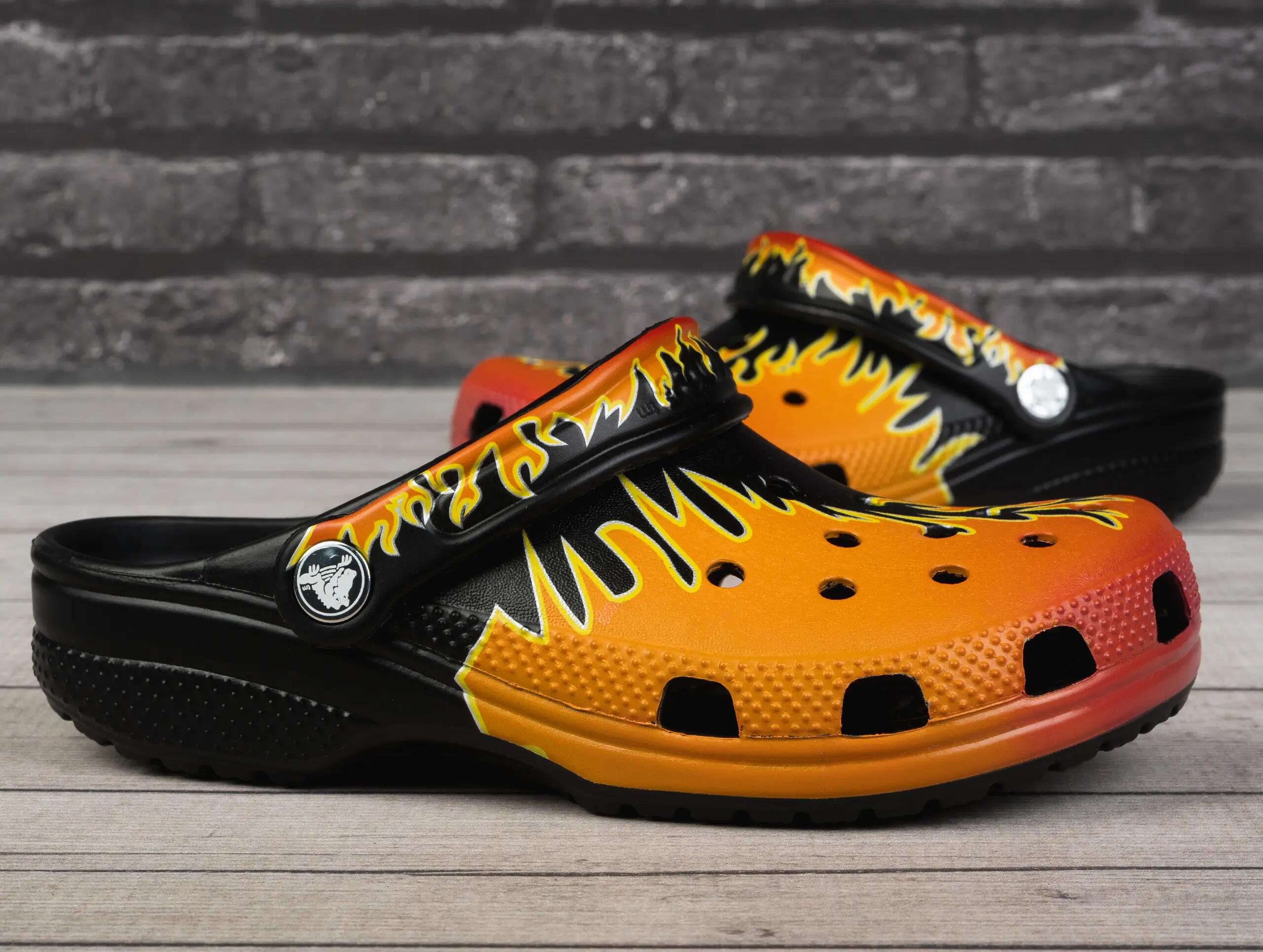 Klapki chodaki dziecięce Crocs CLASSIC FLAMES CLOG K 2/5