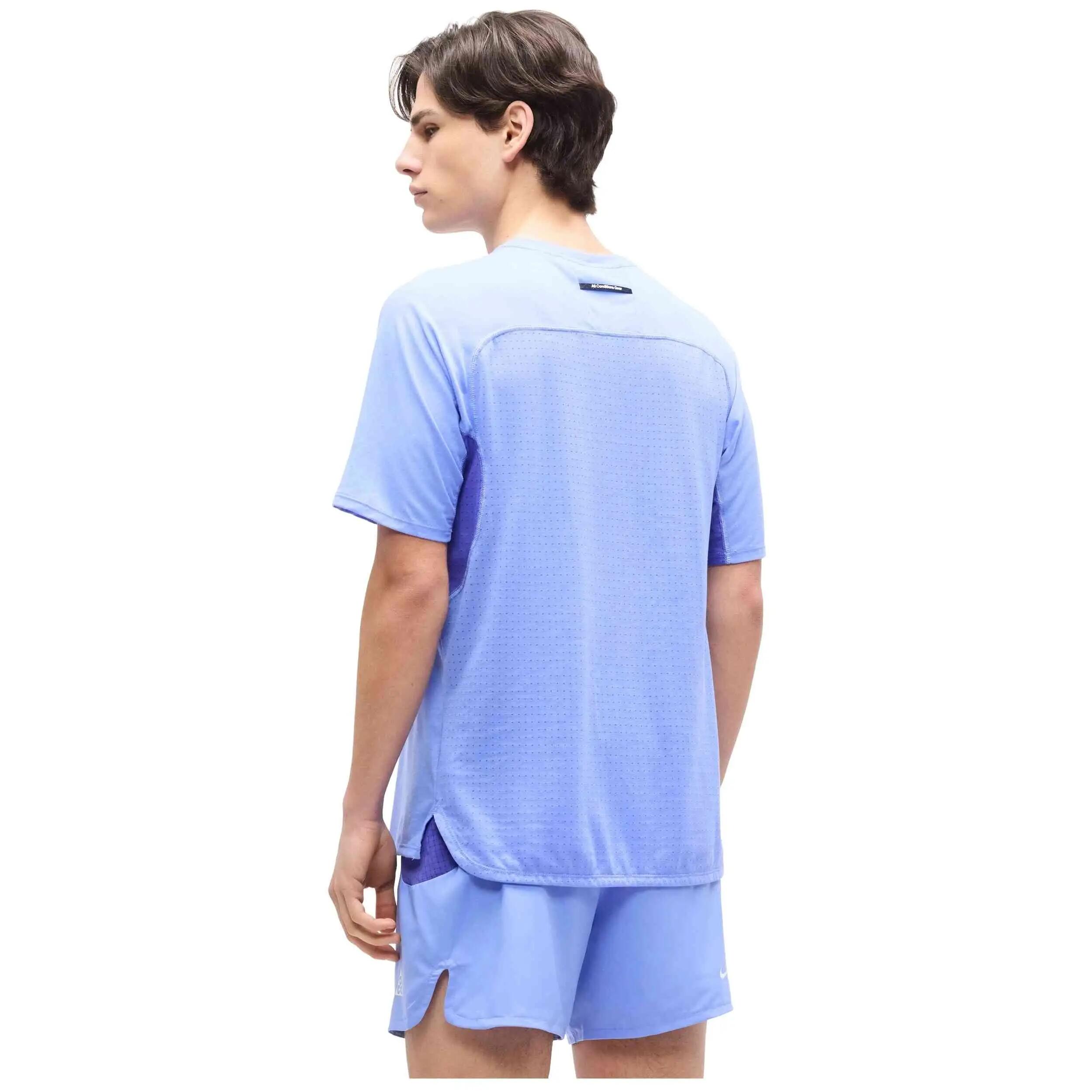 Maglia a maniche corte Nike modello ACG Solar Chase "Royal Pulse" per uomini 5/5