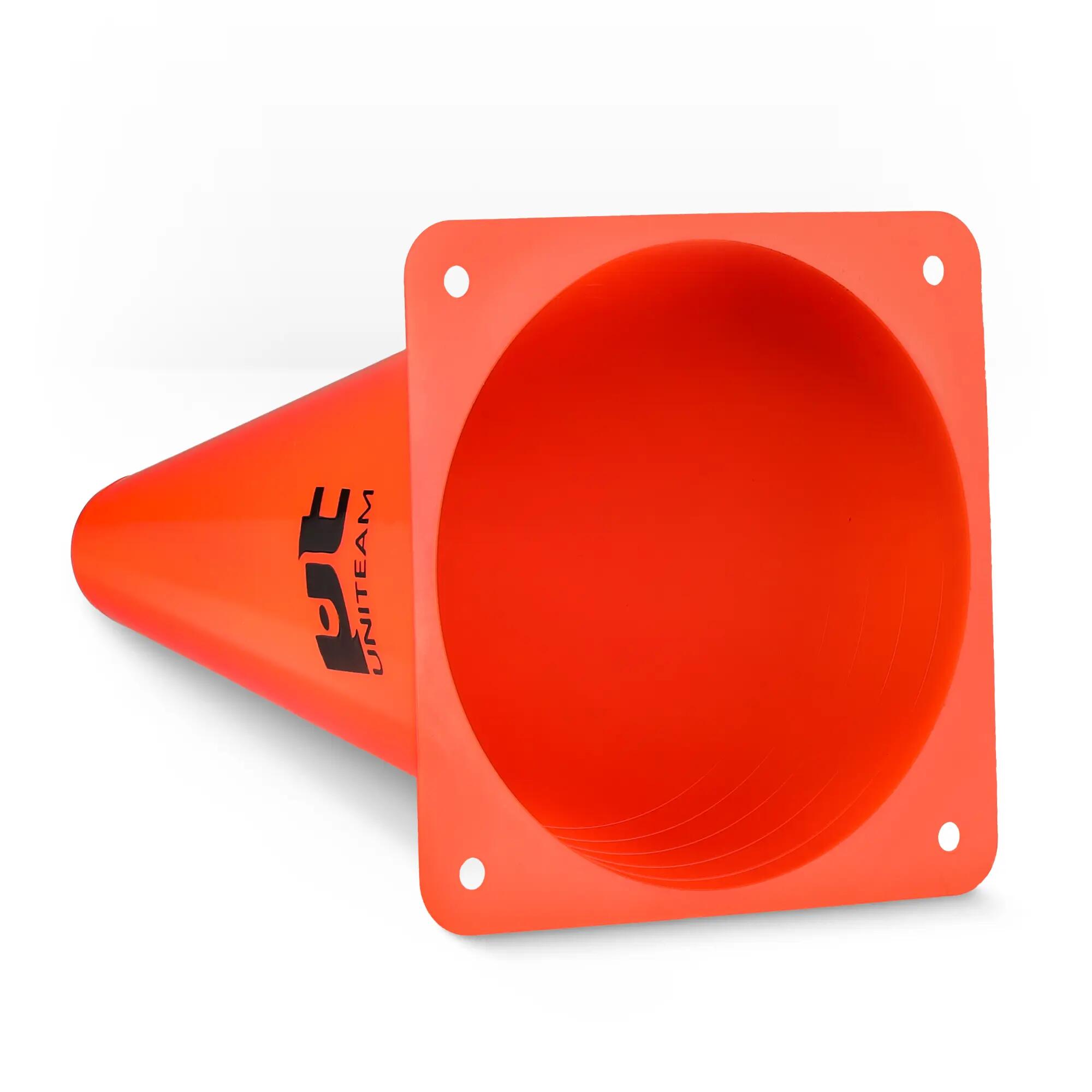 Pachołki treningowe do piłki nożnej 10 sztuk stożki piłkarskie 23 cm UNITEAM 13/13