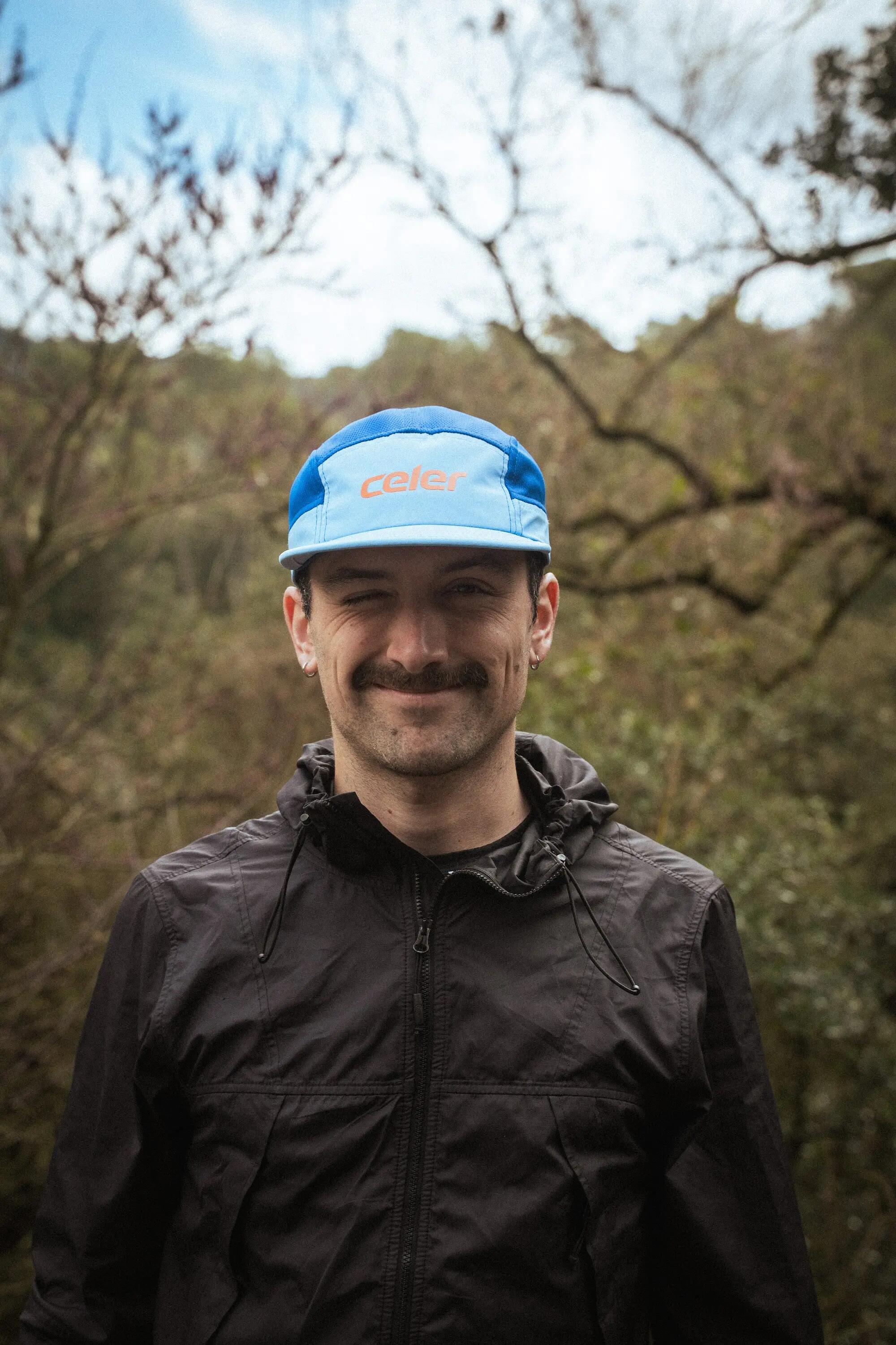 Gorra Running Unisex Ultraligera Transpirable ALPHA Azul 5/8
