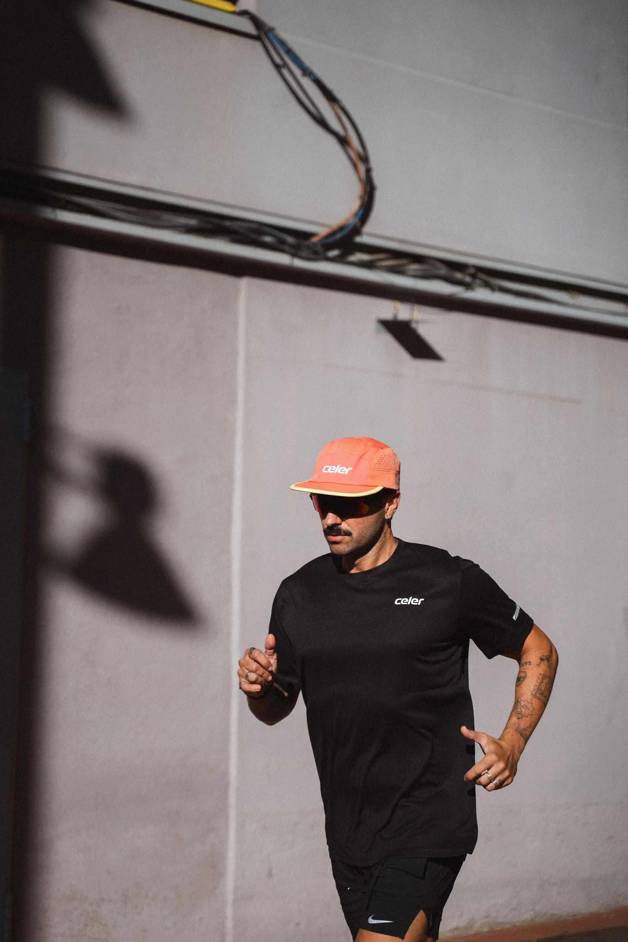 Gorra Running Unisex Microperforada Transpirable BETA Melocotón 4/8